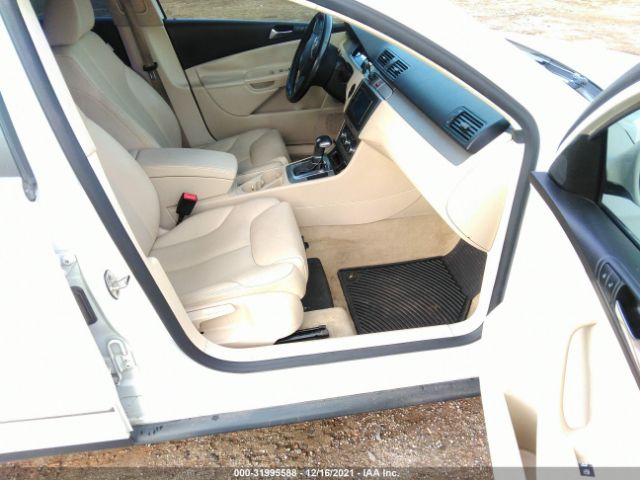 Photo 4 VIN: WVWJK7ANXAE068828 - VOLKSWAGEN PASSAT 