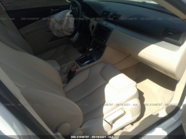 Photo 4 VIN: WVWJM7AN5AE083733 - VOLKSWAGEN PASSAT 