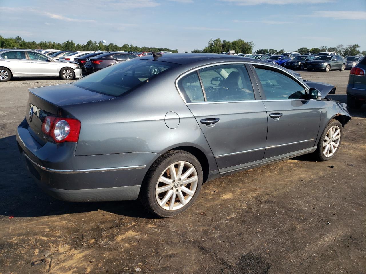 Photo 2 VIN: WVWJM7AN8AE080745 - VOLKSWAGEN PASSAT 