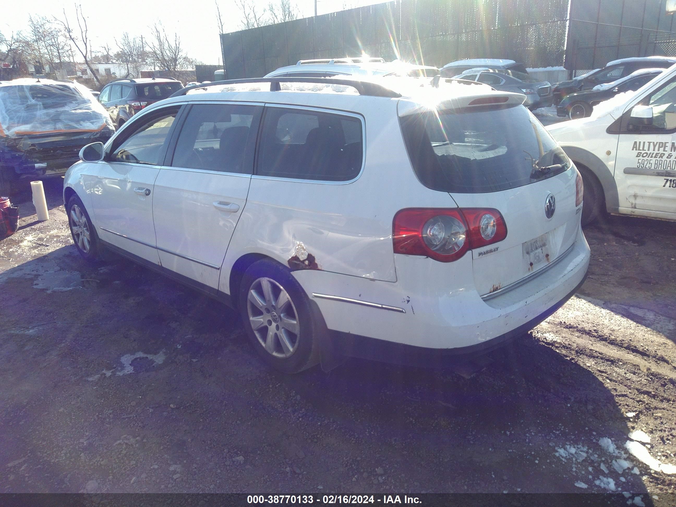 Photo 2 VIN: WVWLK73C17E063742 - VOLKSWAGEN PASSAT 