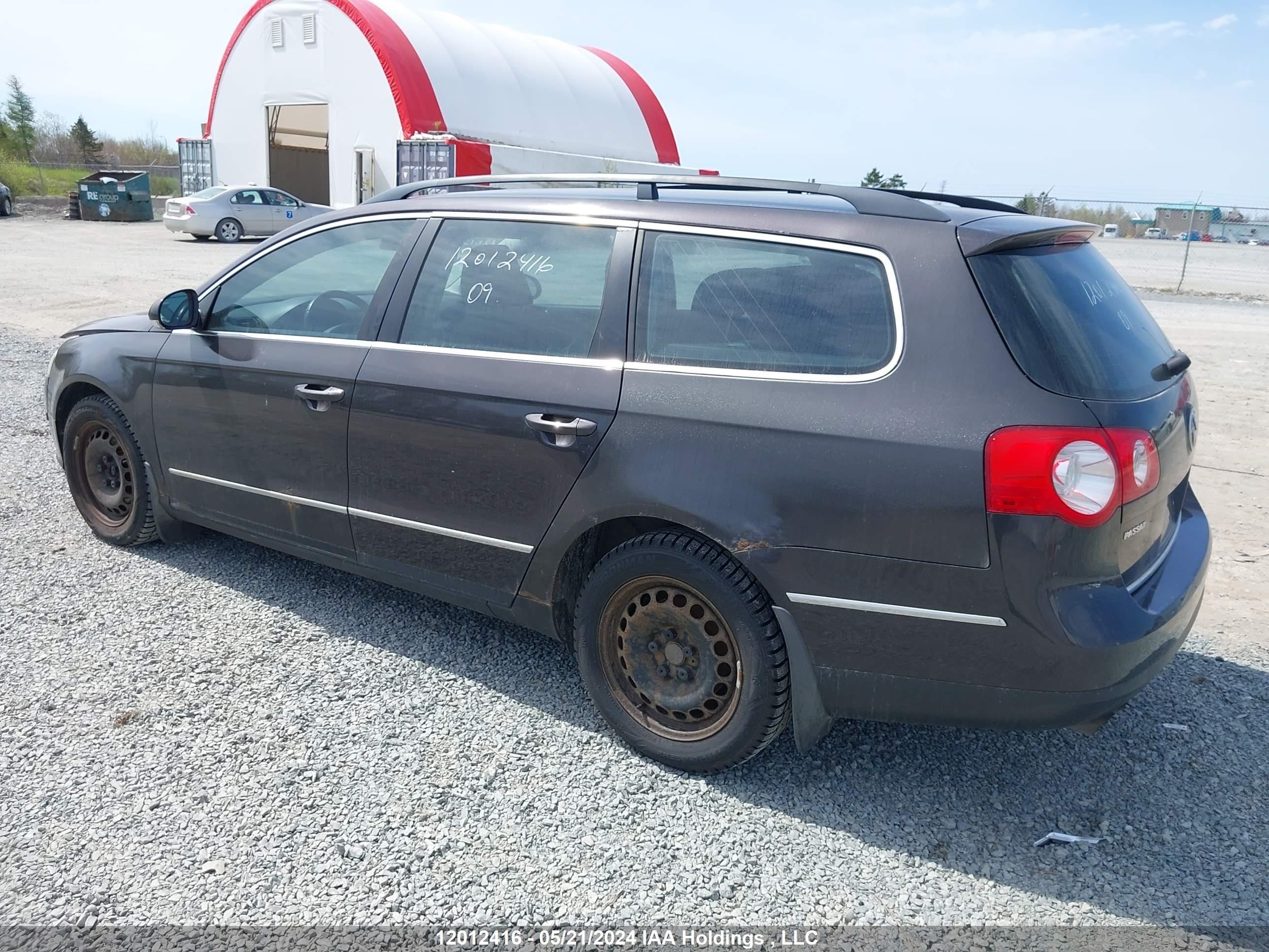 Photo 2 VIN: WVWLK93C49E113869 - VOLKSWAGEN PASSAT 