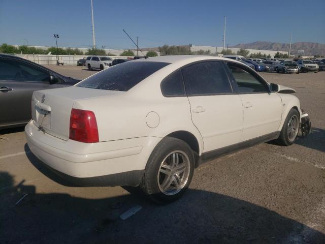 Photo 2 VIN: WVWMA23B6YP358925 - VOLKSWAGEN PASSAT GLS 