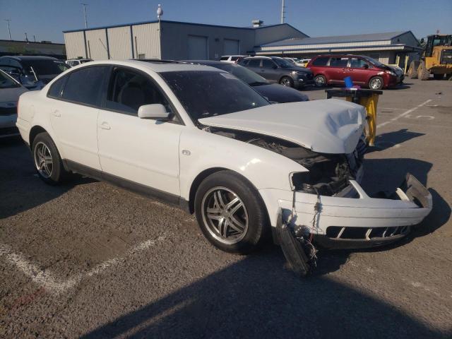 Photo 3 VIN: WVWMA23B6YP358925 - VOLKSWAGEN PASSAT GLS 