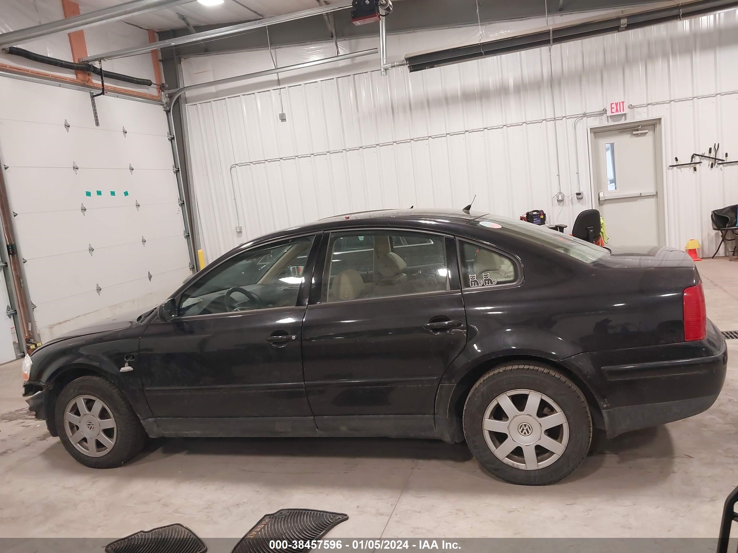 Photo 14 VIN: WVWMA23B7YP168292 - VOLKSWAGEN PASSAT 