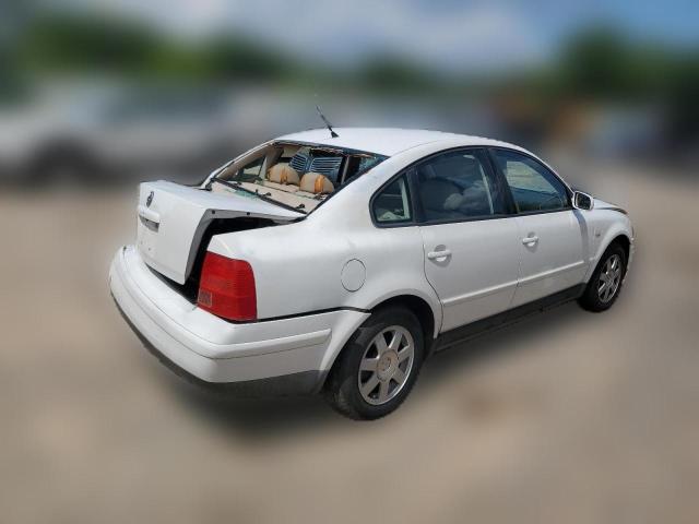 Photo 2 VIN: WVWMA23B7YP179213 - VOLKSWAGEN PASSAT 