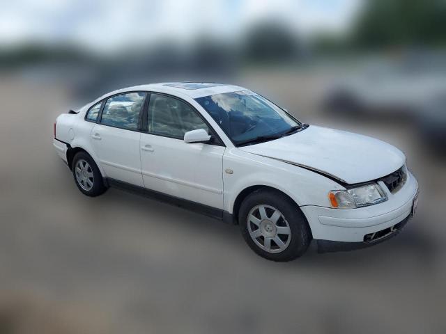 Photo 3 VIN: WVWMA23B7YP179213 - VOLKSWAGEN PASSAT 