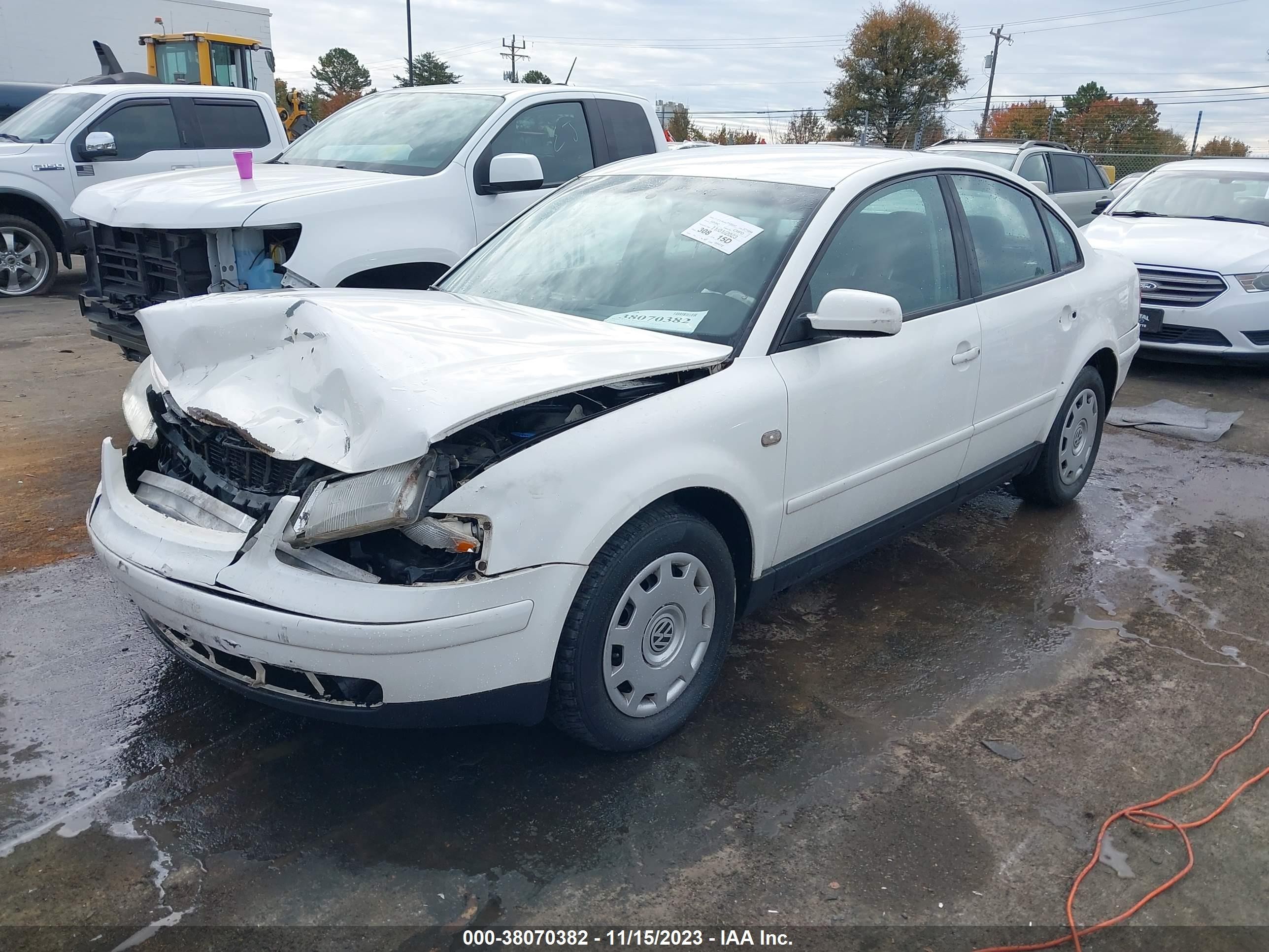 Photo 1 VIN: WVWMA23B8YE371994 - VOLKSWAGEN PASSAT 