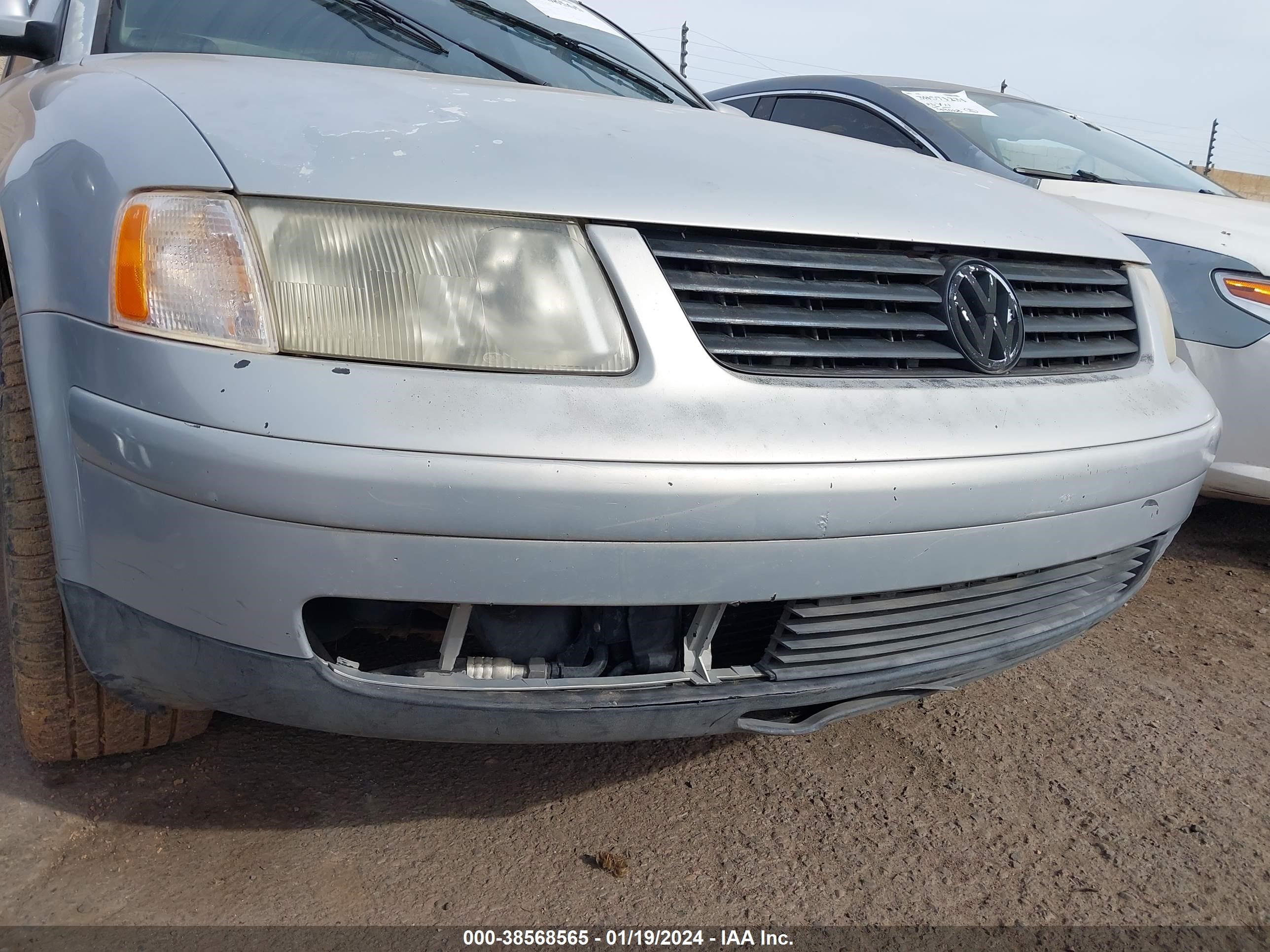 Photo 5 VIN: WVWMA63B3XE289242 - VOLKSWAGEN PASSAT 