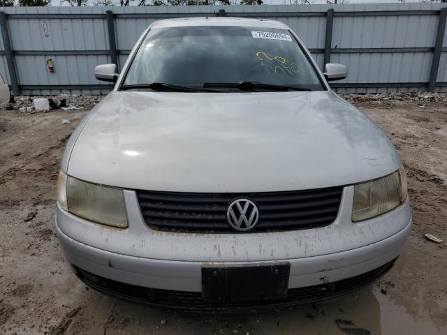 Photo 4 VIN: WVWMD63B1XE216281 - VOLKSWAGEN PASSAT GLS 