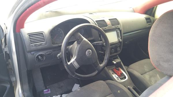 Photo 9 VIN: WVWME11K88W227311 - VOLKSWAGEN GOLF 