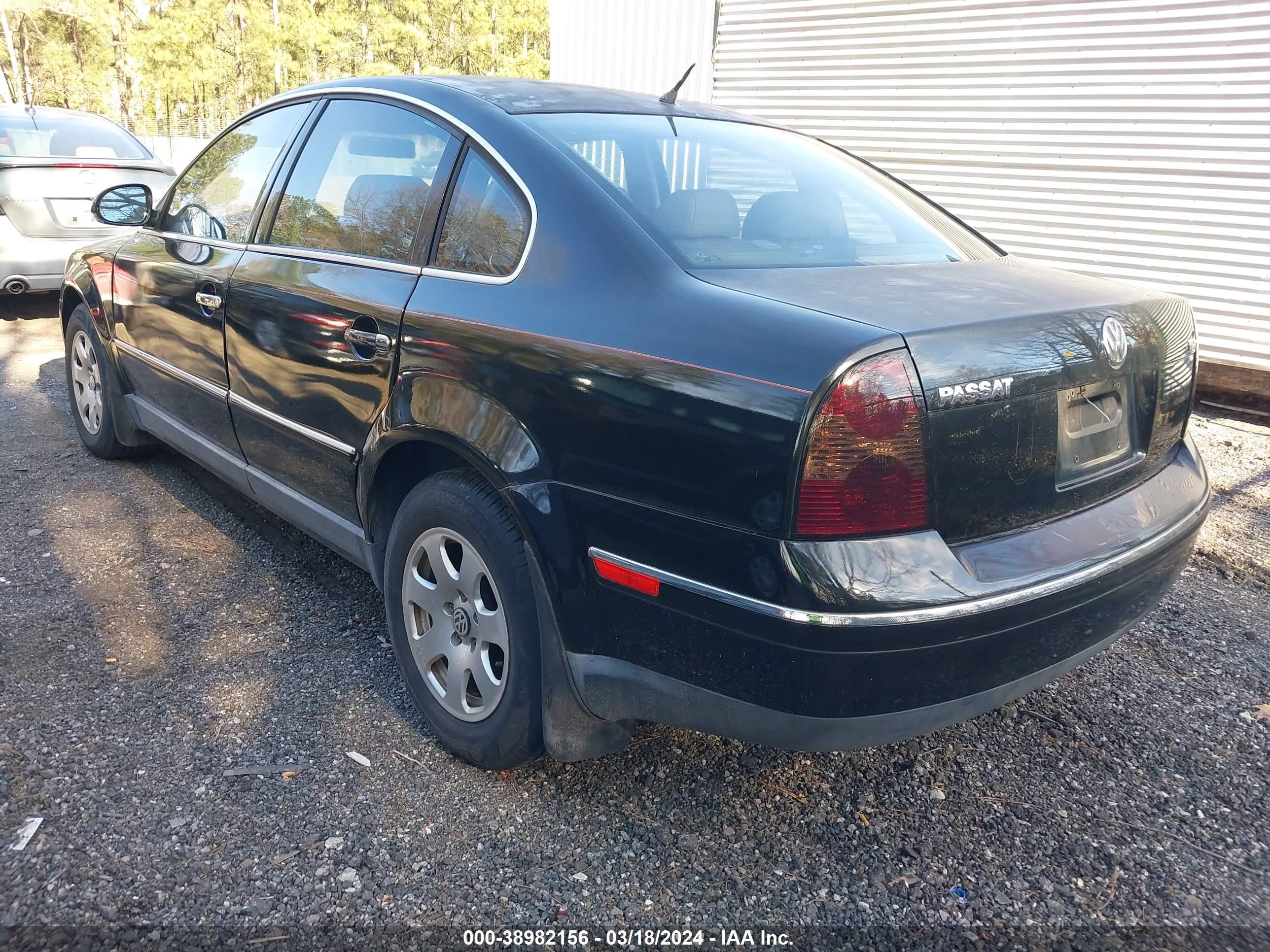 Photo 2 VIN: WVWME63B04P325540 - VOLKSWAGEN PASSAT 