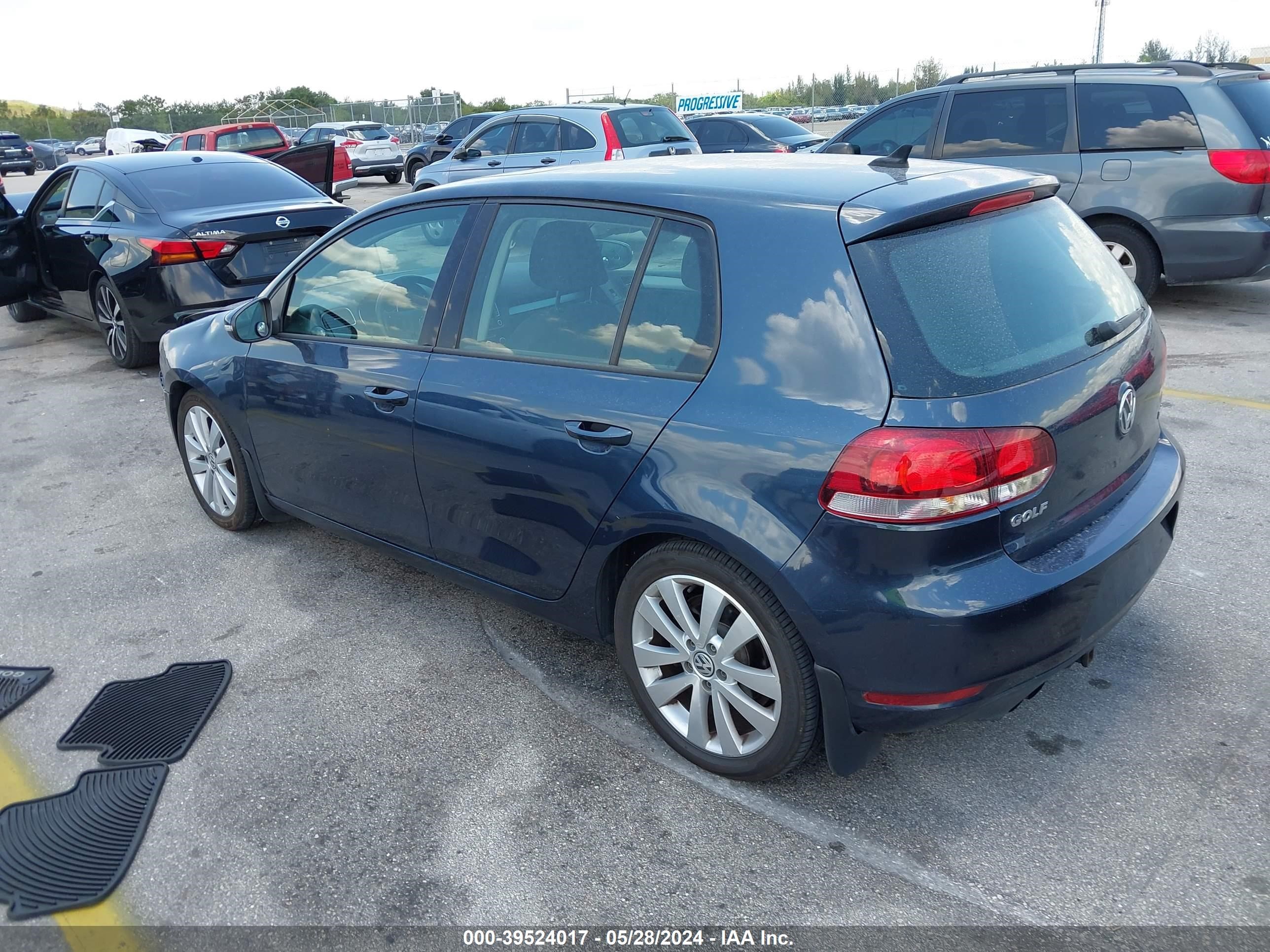 Photo 2 VIN: WVWNM7AJ9DW060646 - VOLKSWAGEN GOLF 