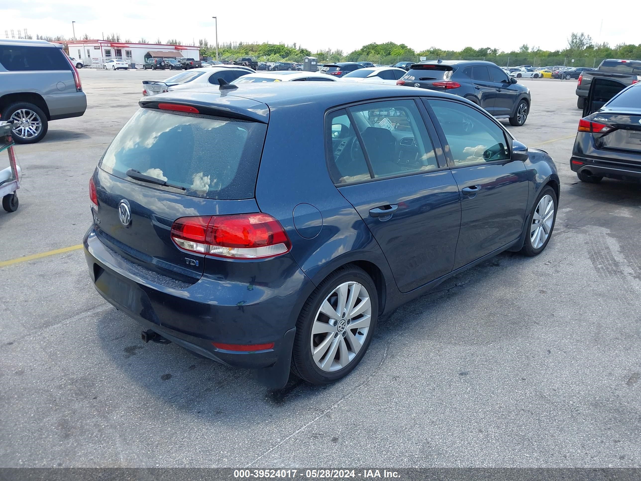 Photo 3 VIN: WVWNM7AJ9DW060646 - VOLKSWAGEN GOLF 