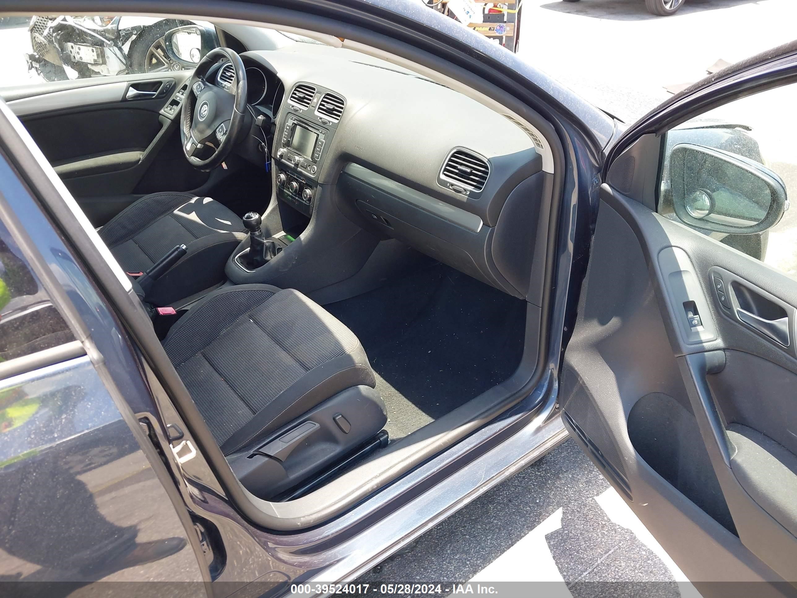 Photo 4 VIN: WVWNM7AJ9DW060646 - VOLKSWAGEN GOLF 