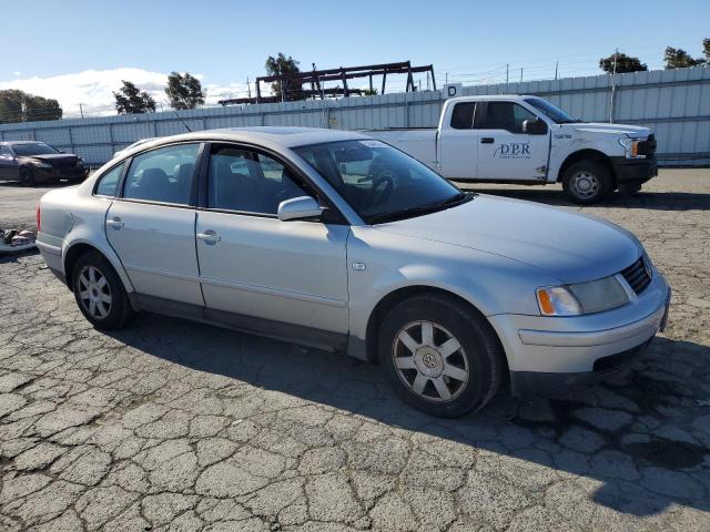 Photo 3 VIN: WVWPD63B0XE499902 - VOLKSWAGEN PASSAT 