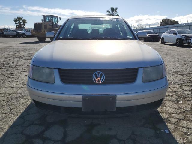 Photo 4 VIN: WVWPD63B0XE499902 - VOLKSWAGEN PASSAT 