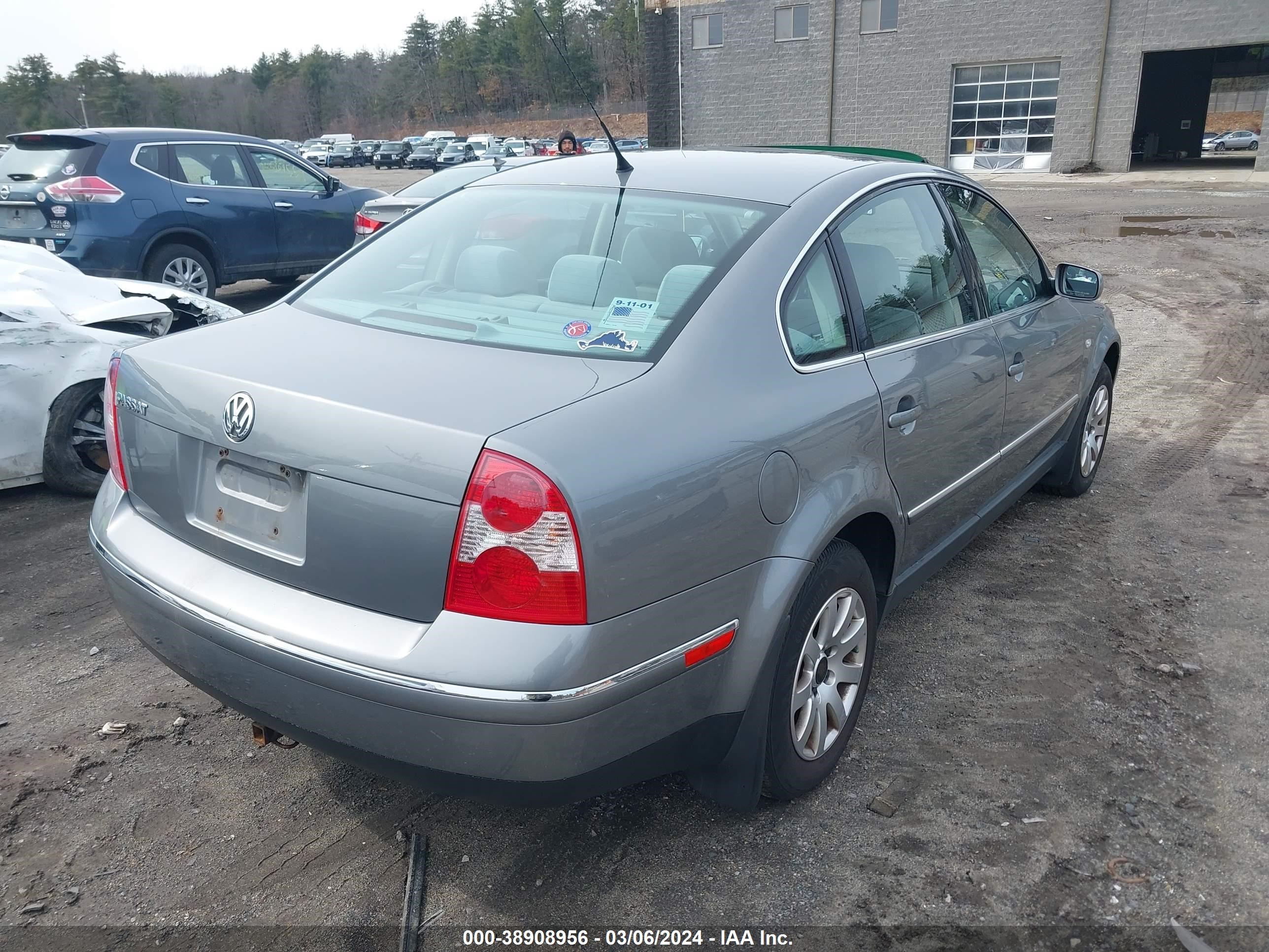 Photo 3 VIN: WVWPD63B22P353417 - VOLKSWAGEN PASSAT 