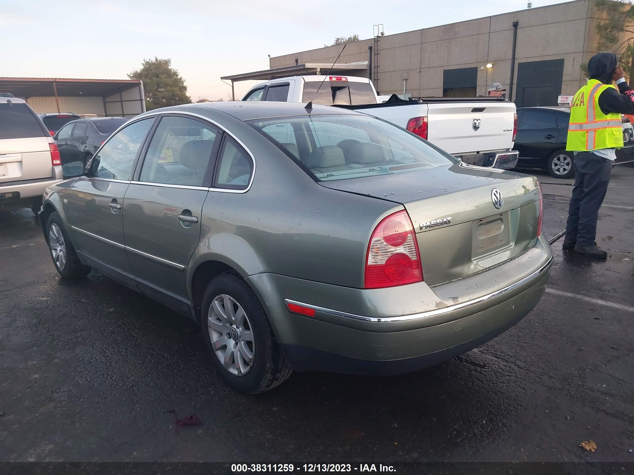 Photo 2 VIN: WVWPD63B33P045500 - VOLKSWAGEN PASSAT 