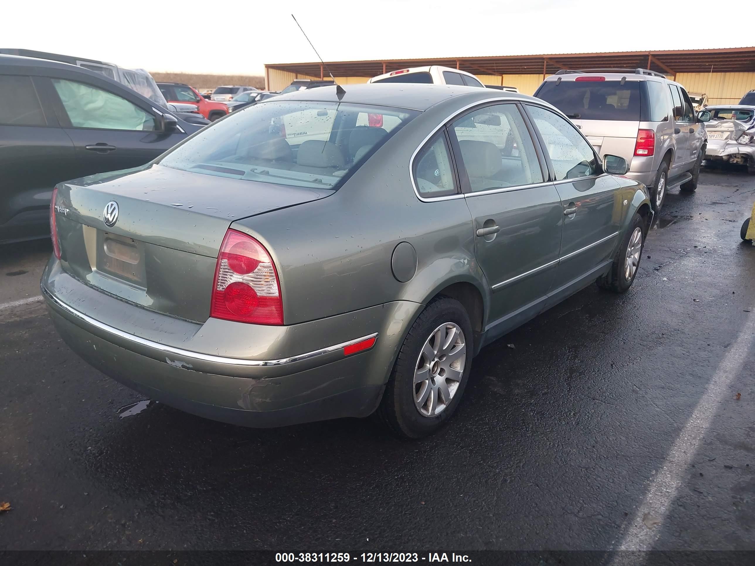 Photo 3 VIN: WVWPD63B33P045500 - VOLKSWAGEN PASSAT 