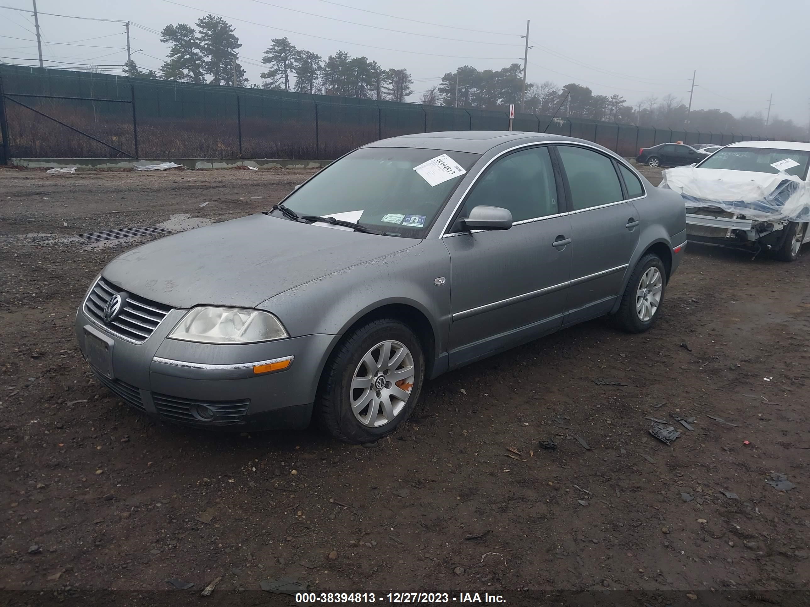 Photo 1 VIN: WVWPD63B33P285713 - VOLKSWAGEN PASSAT 