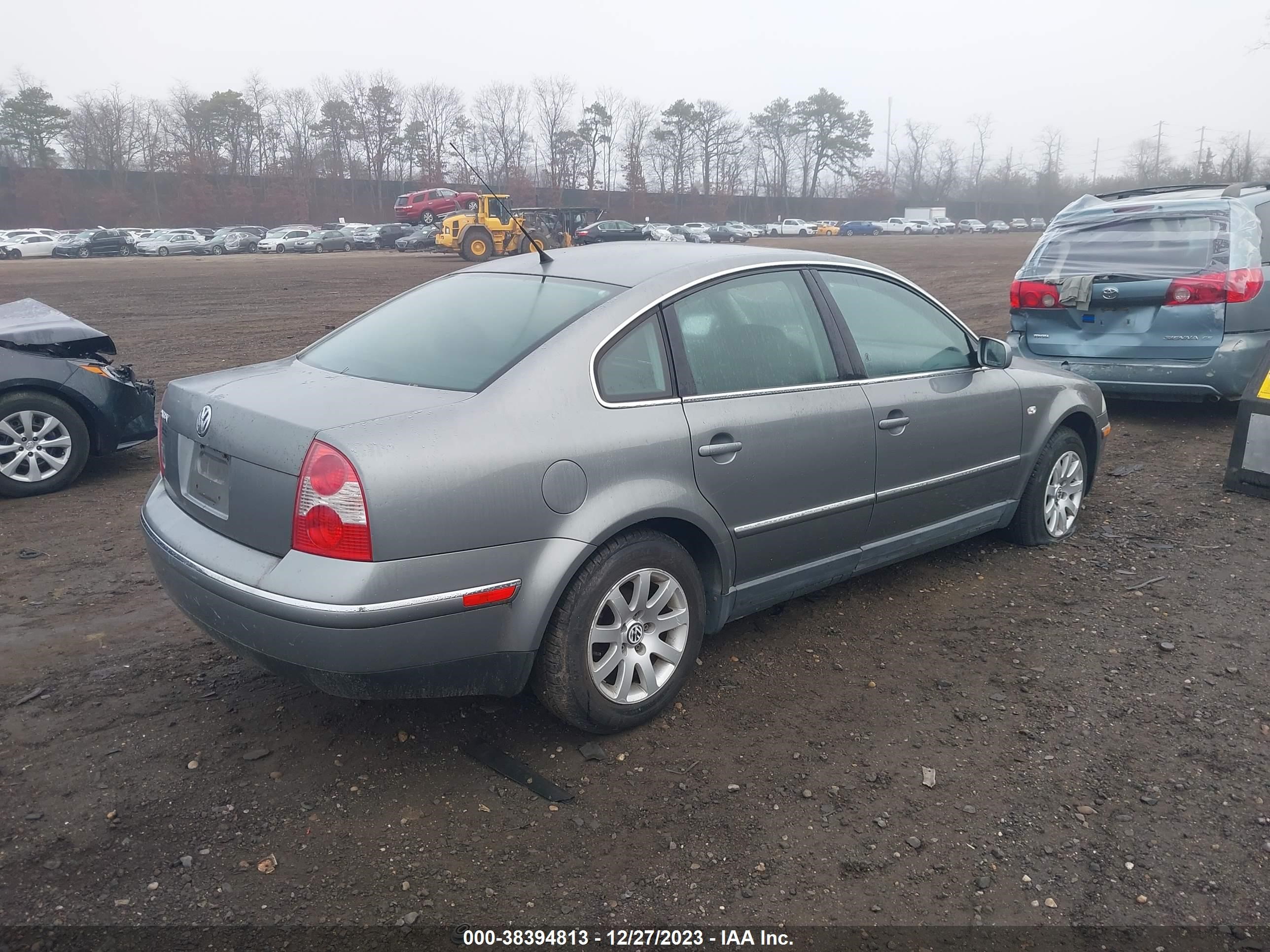 Photo 3 VIN: WVWPD63B33P285713 - VOLKSWAGEN PASSAT 