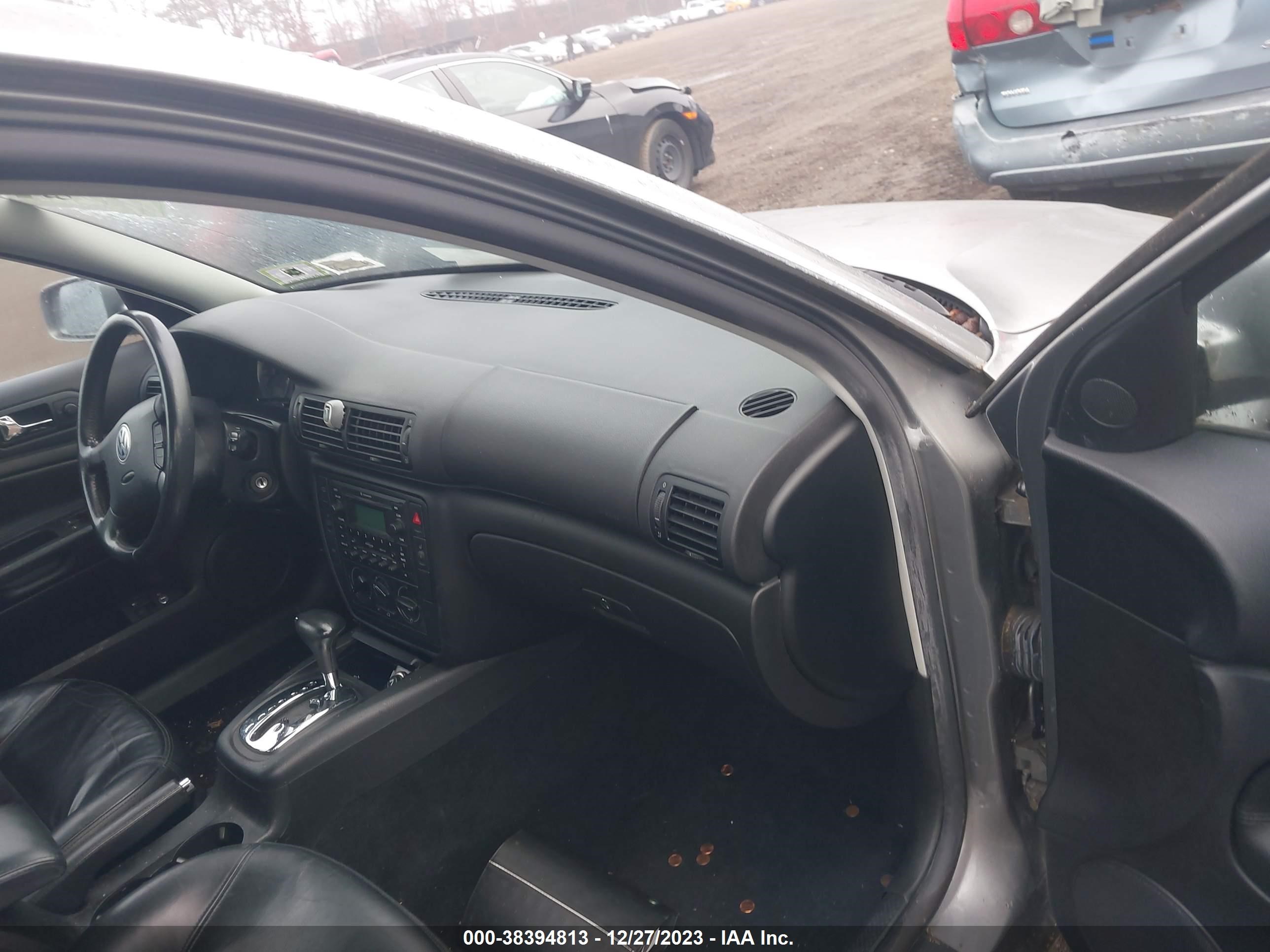 Photo 4 VIN: WVWPD63B33P285713 - VOLKSWAGEN PASSAT 