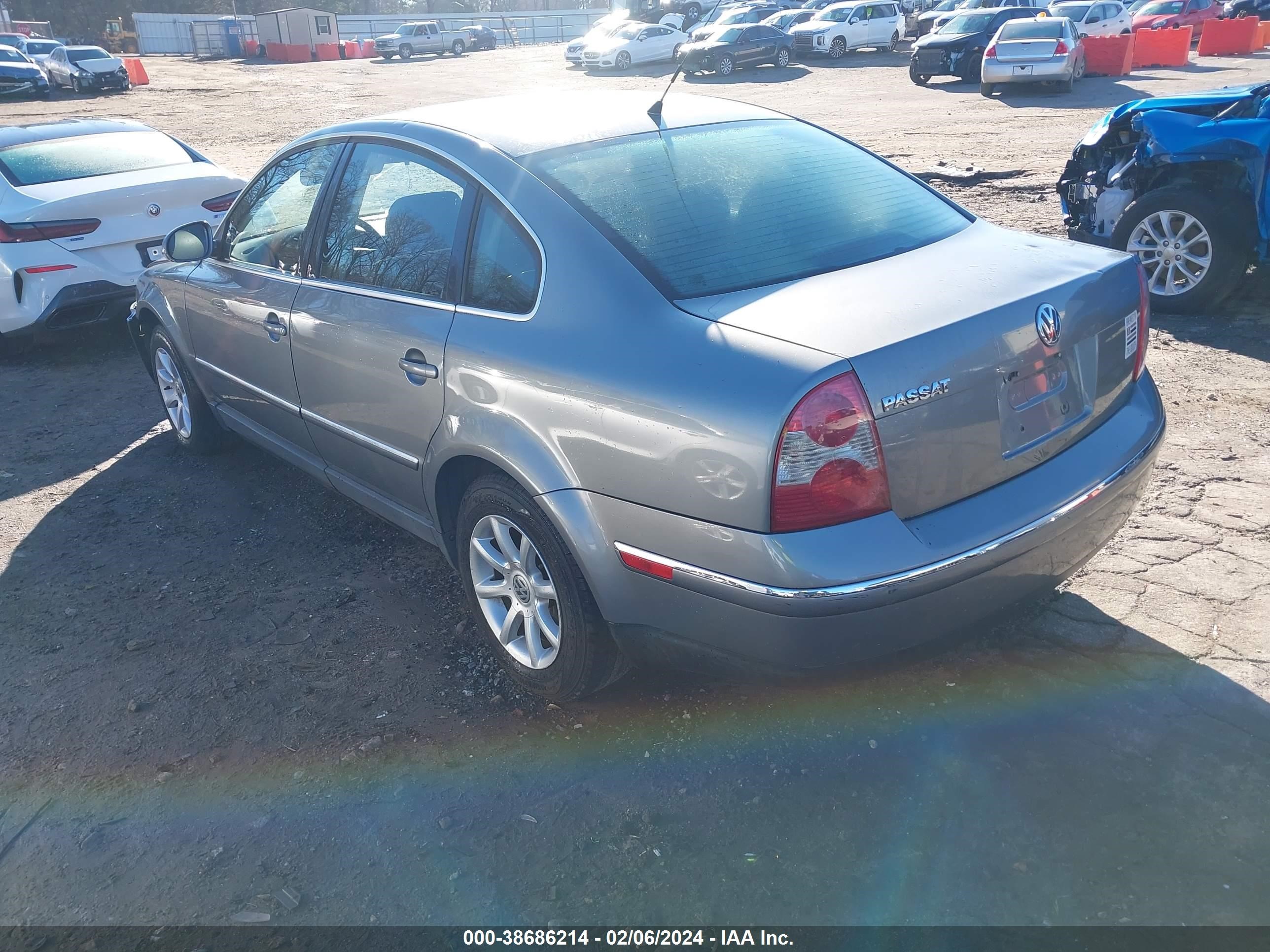 Photo 2 VIN: WVWPD63B34E228344 - VOLKSWAGEN PASSAT 