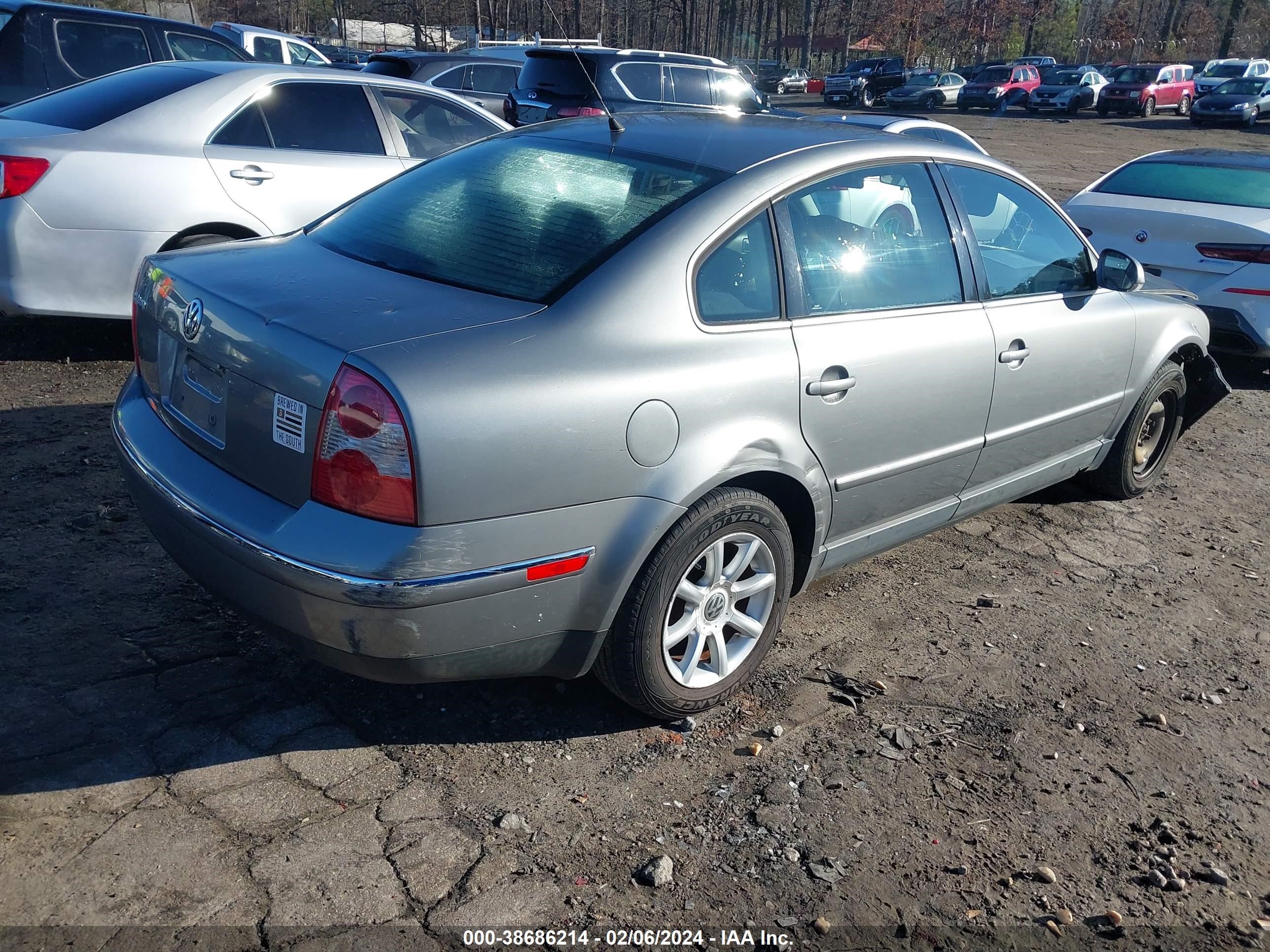 Photo 3 VIN: WVWPD63B34E228344 - VOLKSWAGEN PASSAT 