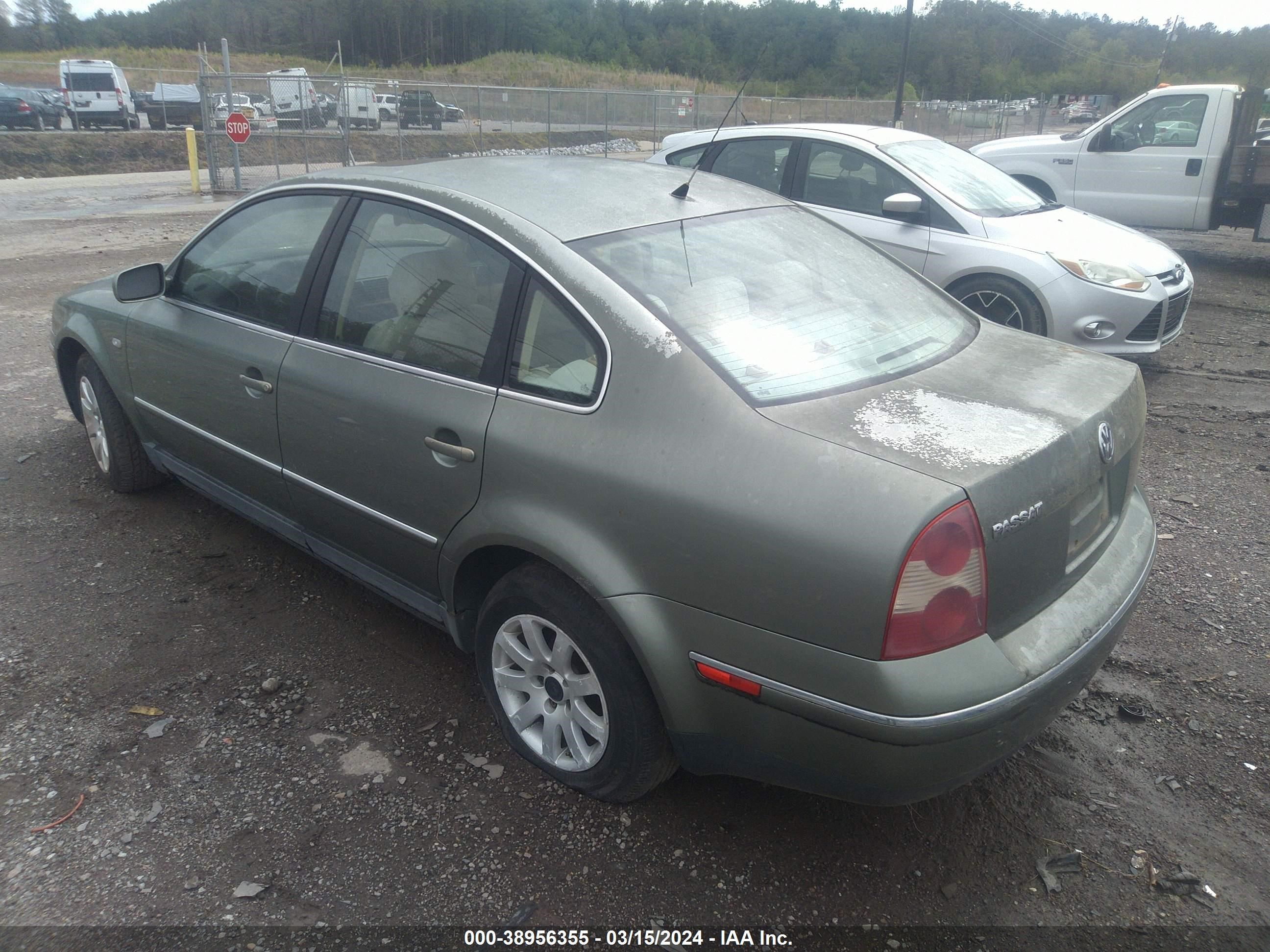 Photo 2 VIN: WVWPD63B52P124312 - VOLKSWAGEN PASSAT 