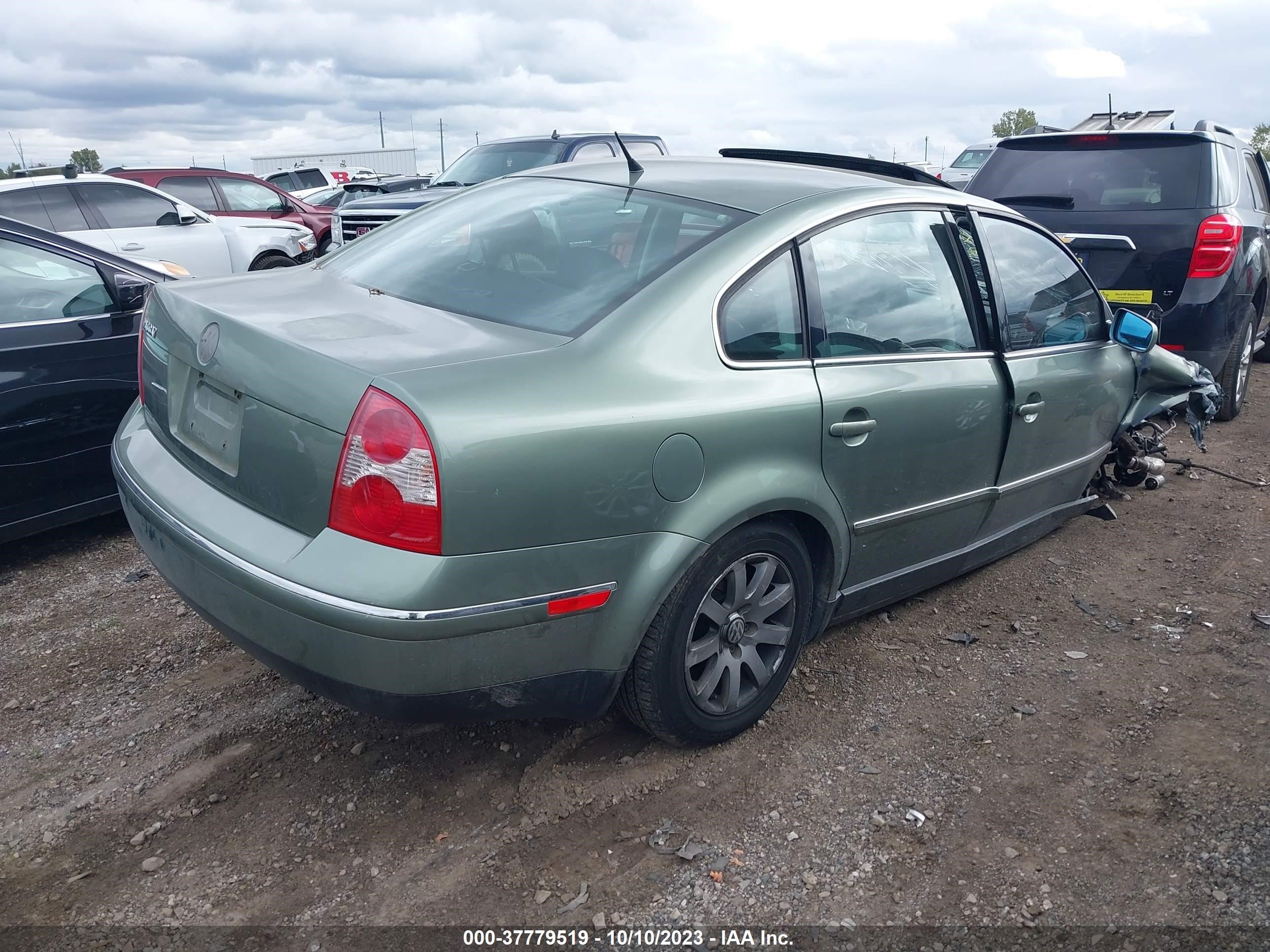 Photo 3 VIN: WVWPD63B73P457175 - VOLKSWAGEN PASSAT 