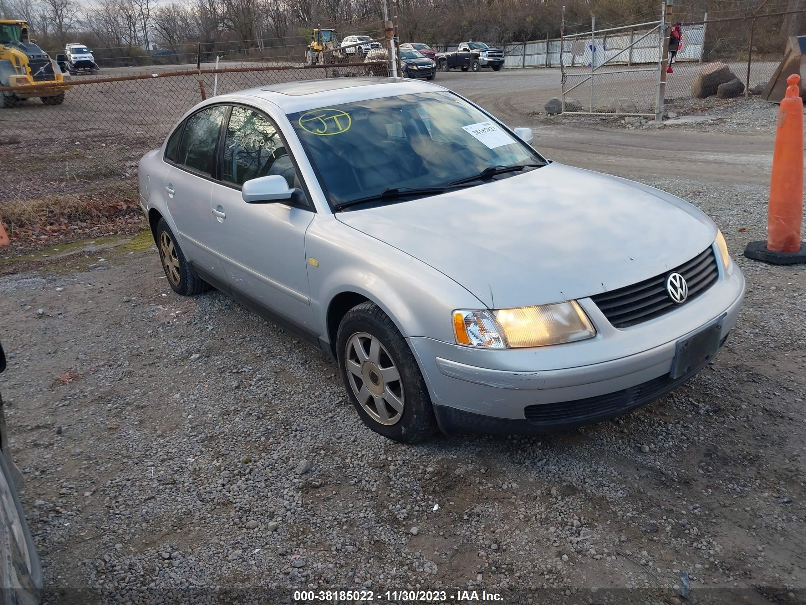 Photo 0 VIN: WVWPD63B9XE499994 - VOLKSWAGEN PASSAT 