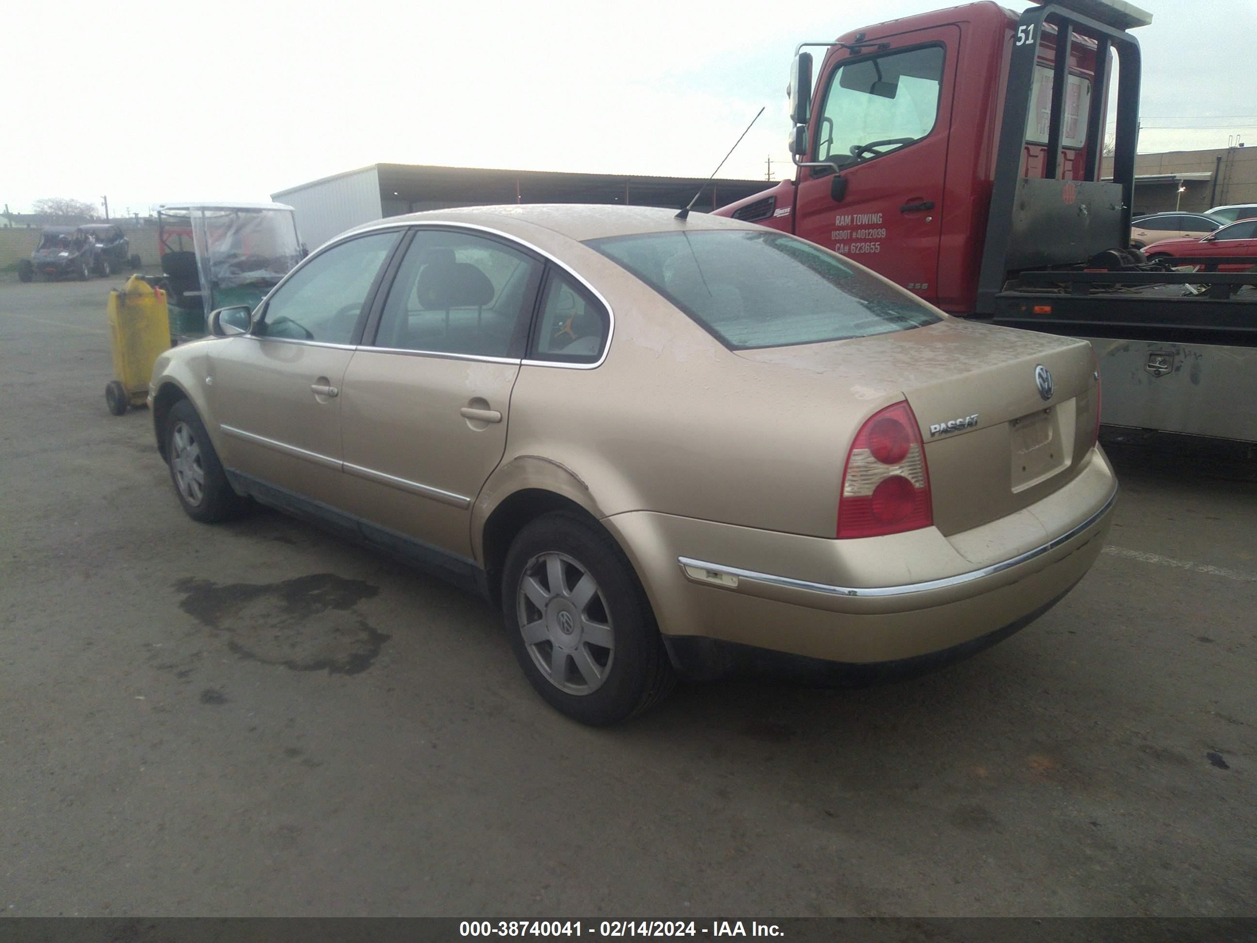 Photo 2 VIN: WVWPH63B51P085921 - VOLKSWAGEN PASSAT 