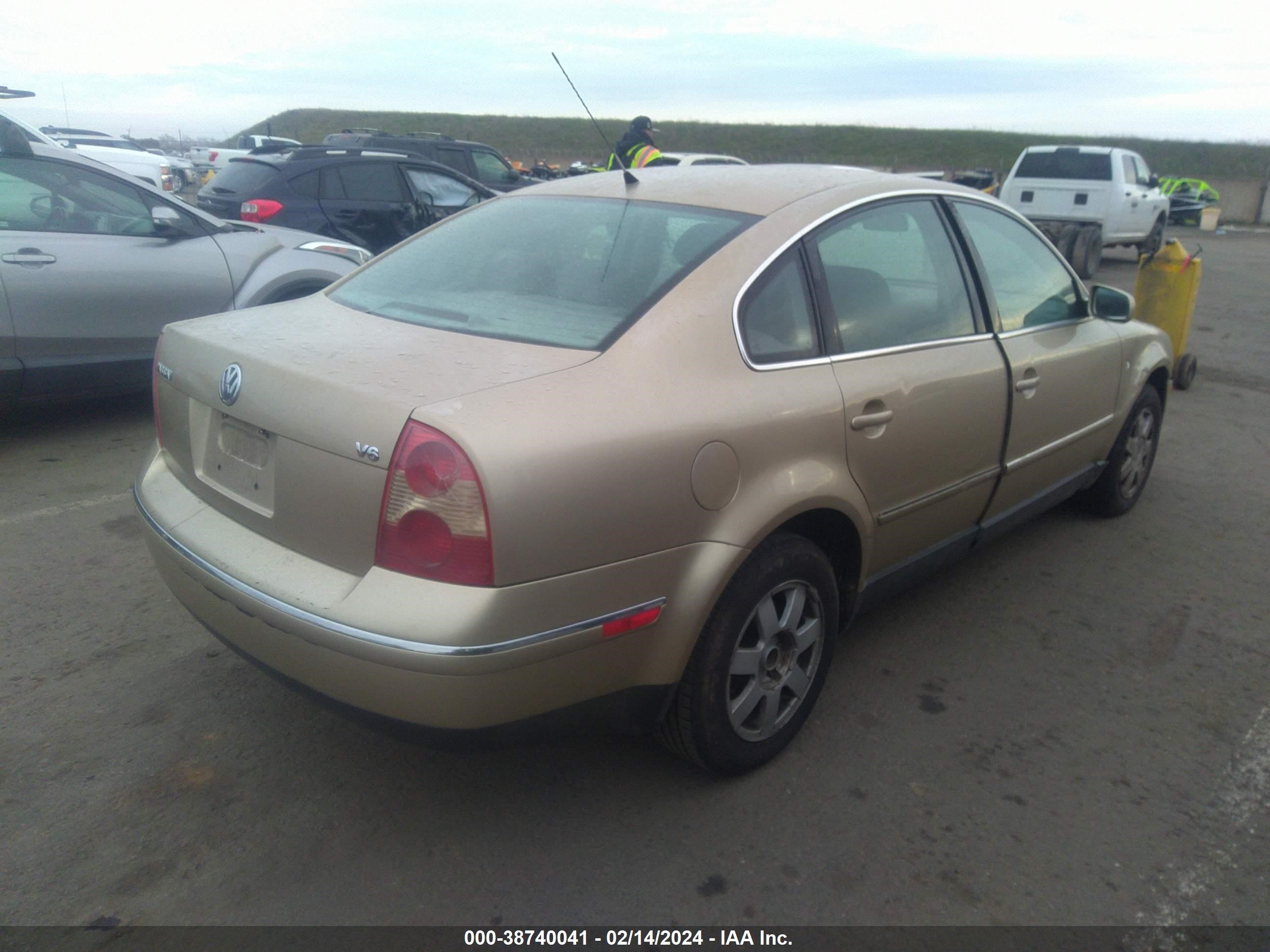 Photo 3 VIN: WVWPH63B51P085921 - VOLKSWAGEN PASSAT 