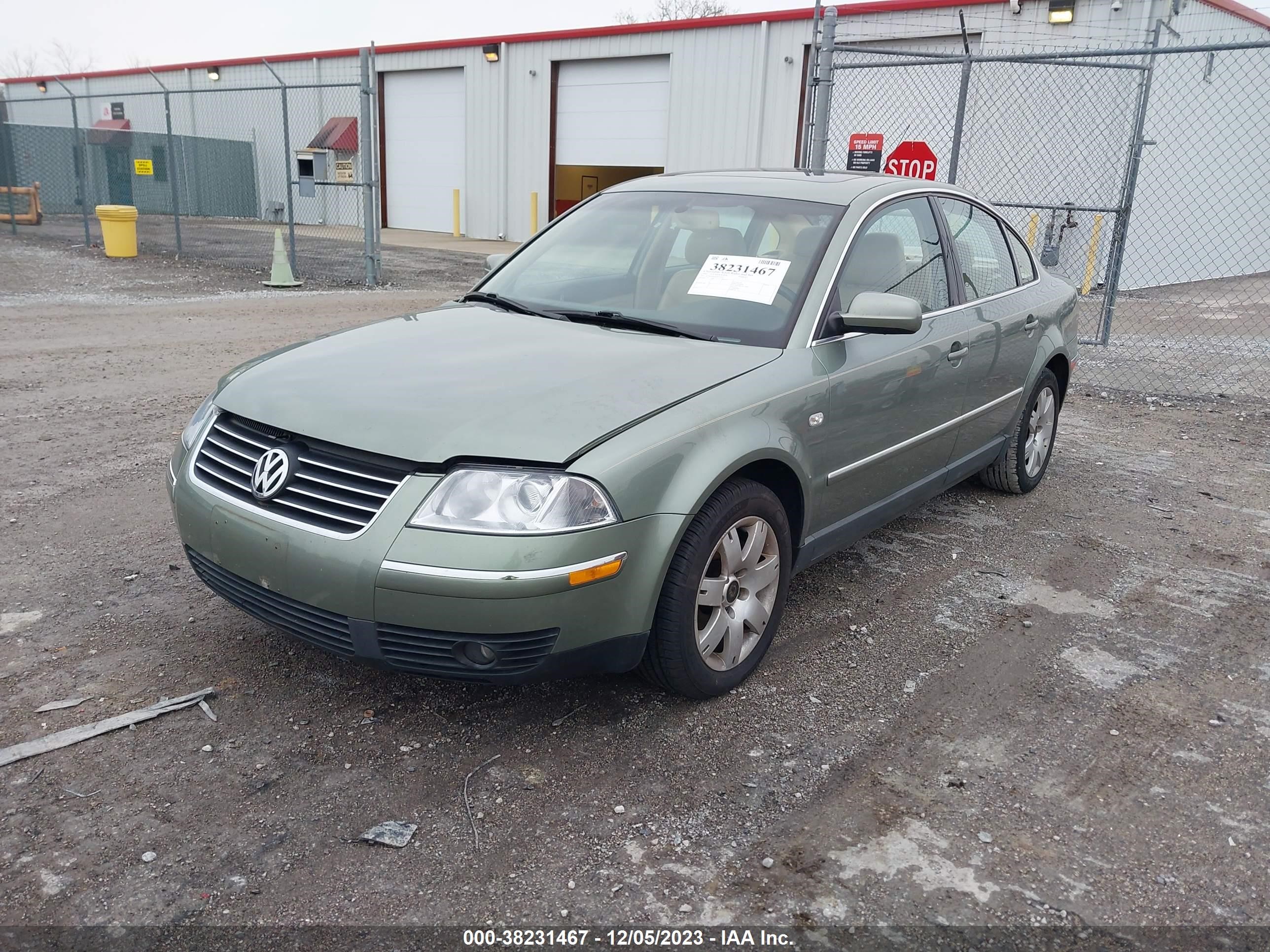 Photo 1 VIN: WVWRH63B22P124653 - VOLKSWAGEN PASSAT 