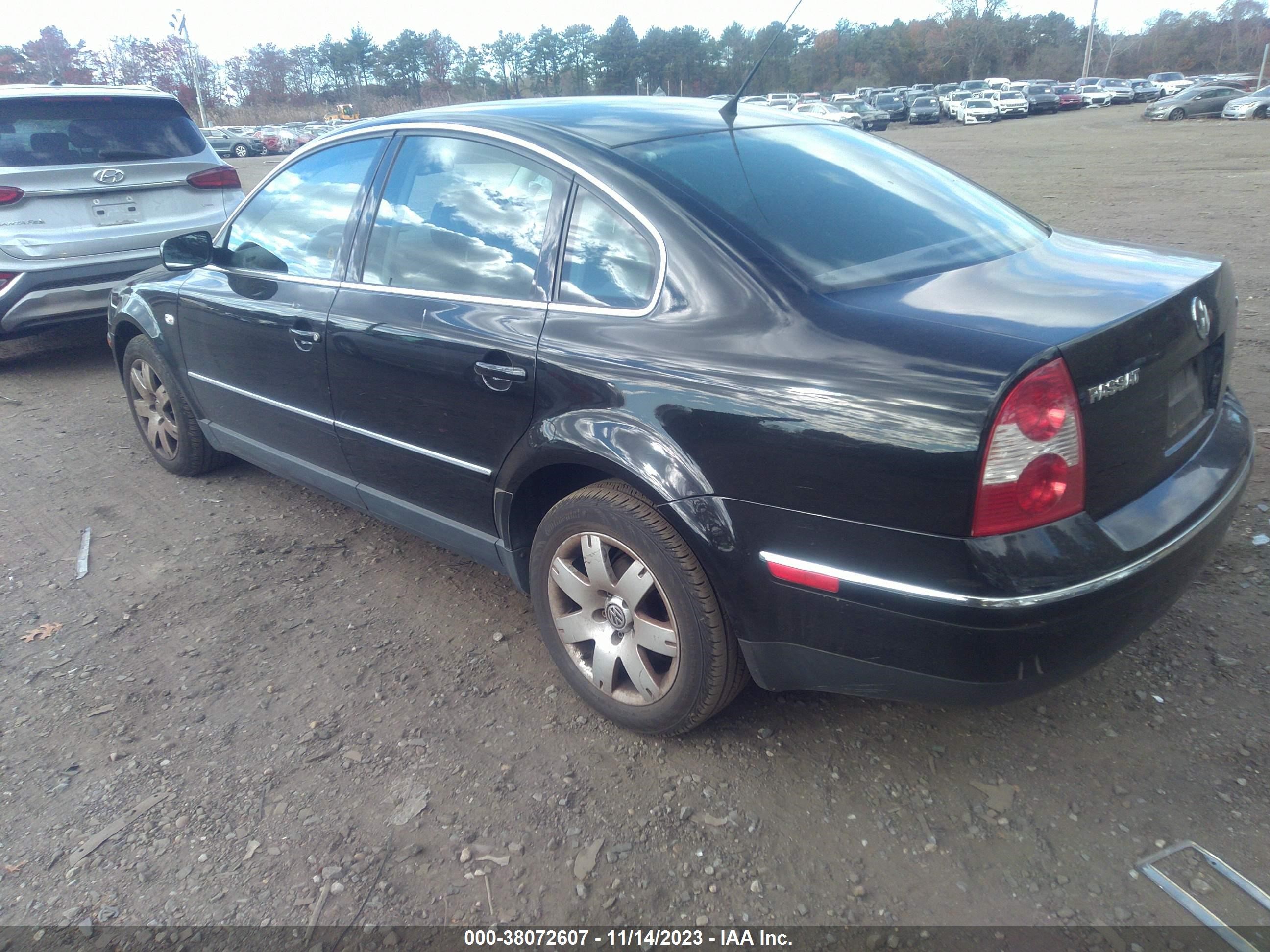 Photo 2 VIN: WVWRH63B23P057554 - VOLKSWAGEN PASSAT 