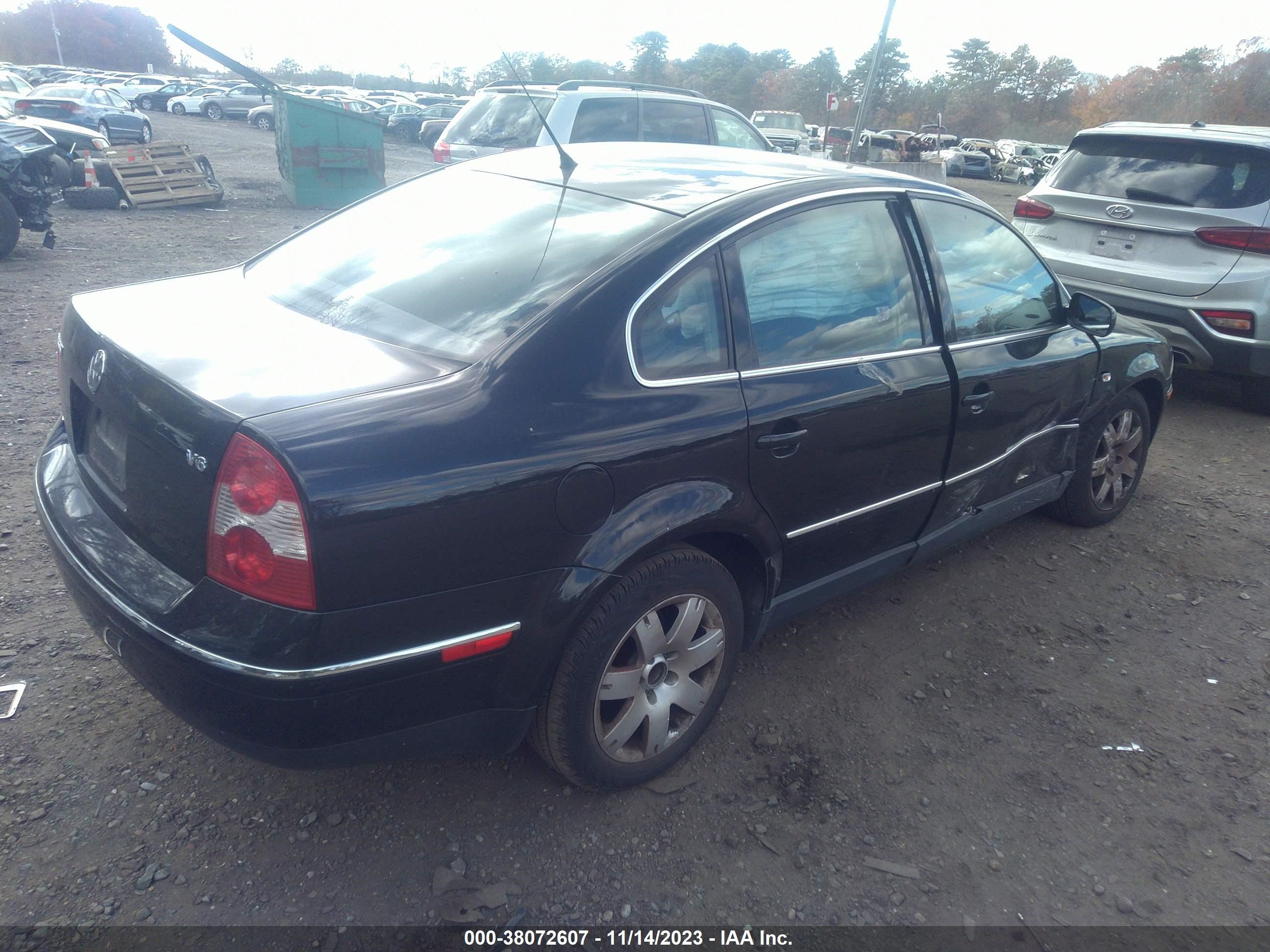 Photo 3 VIN: WVWRH63B23P057554 - VOLKSWAGEN PASSAT 