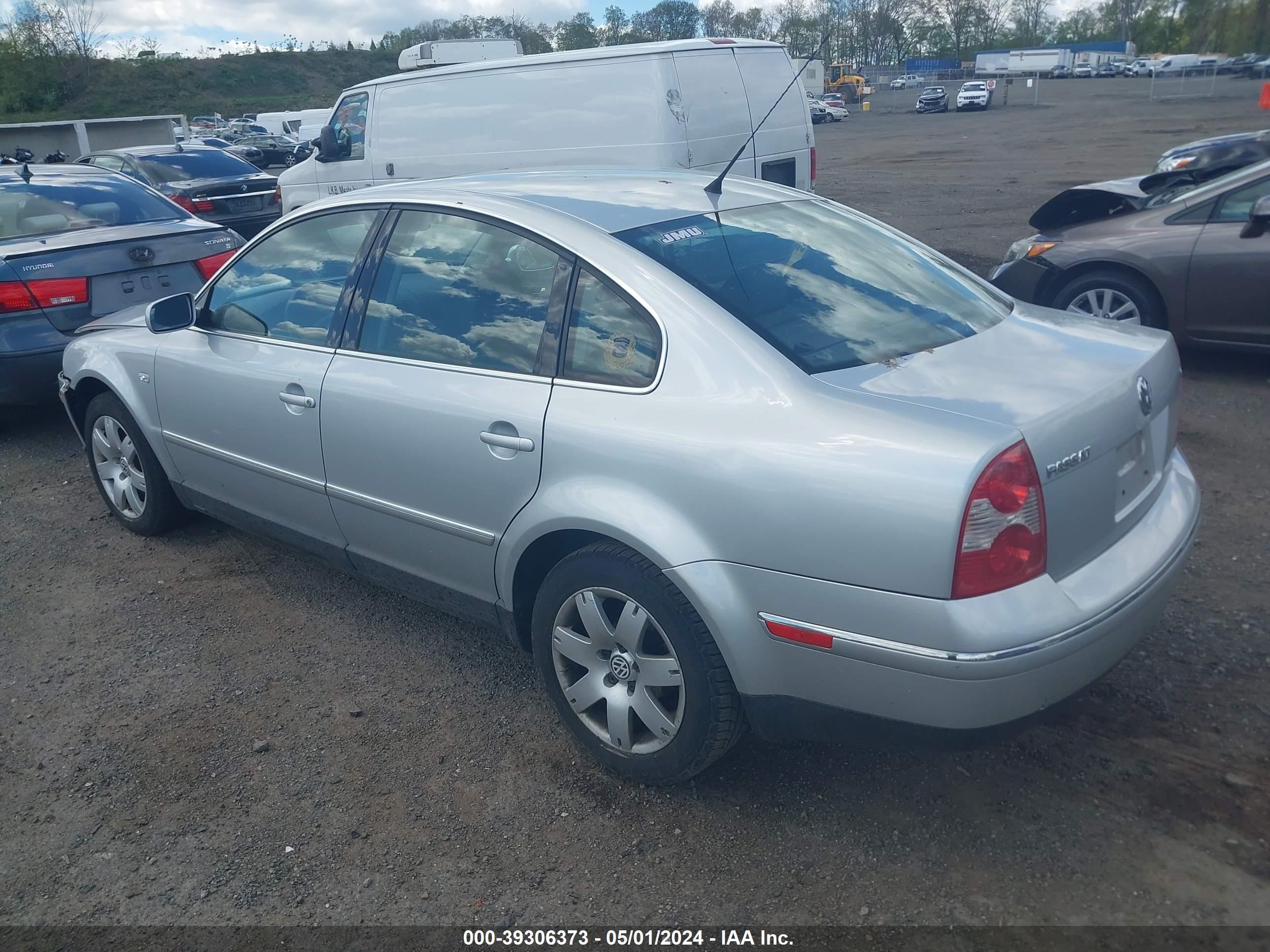 Photo 2 VIN: WVWRH63B62P442615 - VOLKSWAGEN PASSAT 