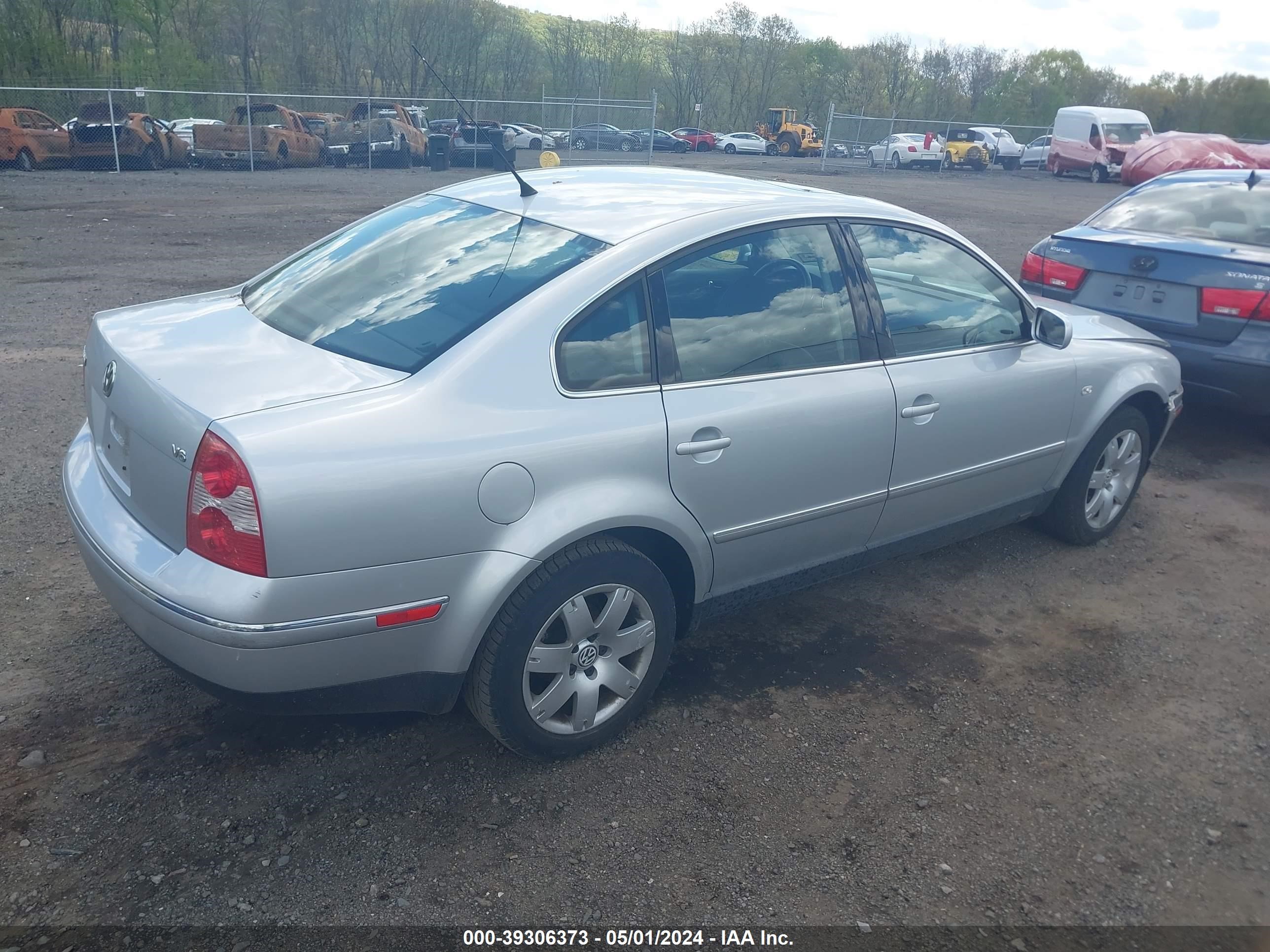 Photo 3 VIN: WVWRH63B62P442615 - VOLKSWAGEN PASSAT 