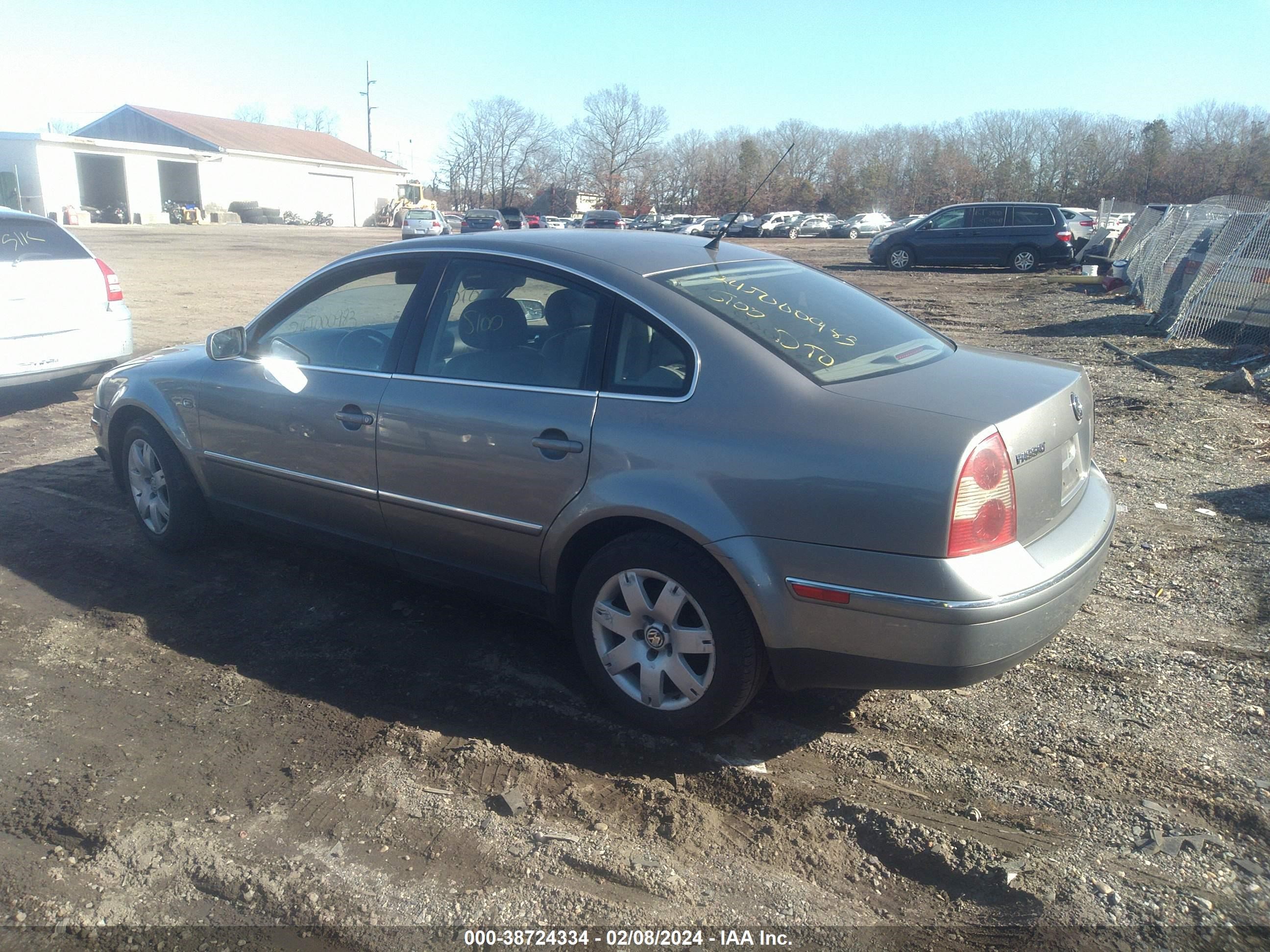 Photo 2 VIN: WVWRH63B63P271446 - VOLKSWAGEN PASSAT 