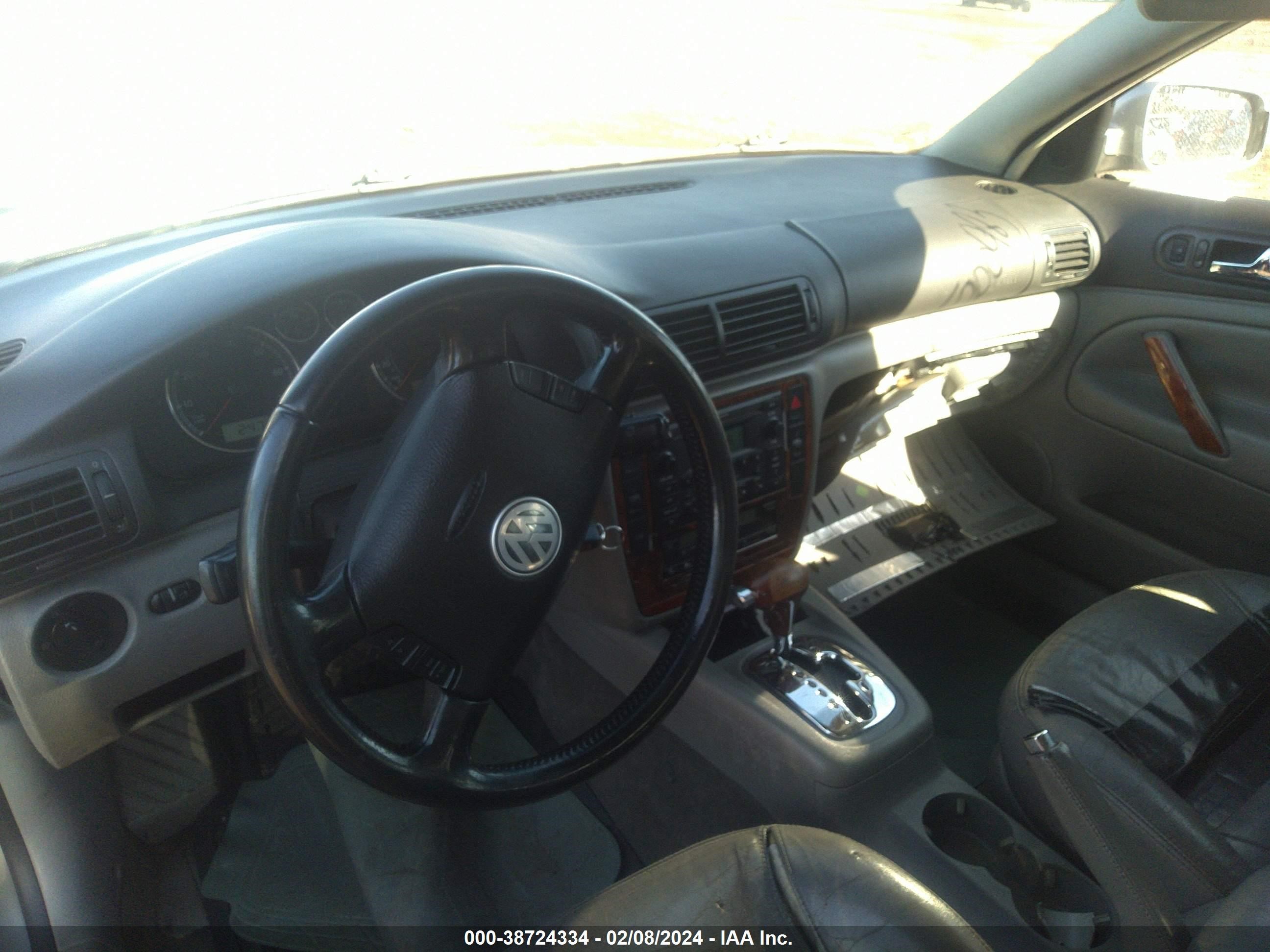 Photo 4 VIN: WVWRH63B63P271446 - VOLKSWAGEN PASSAT 