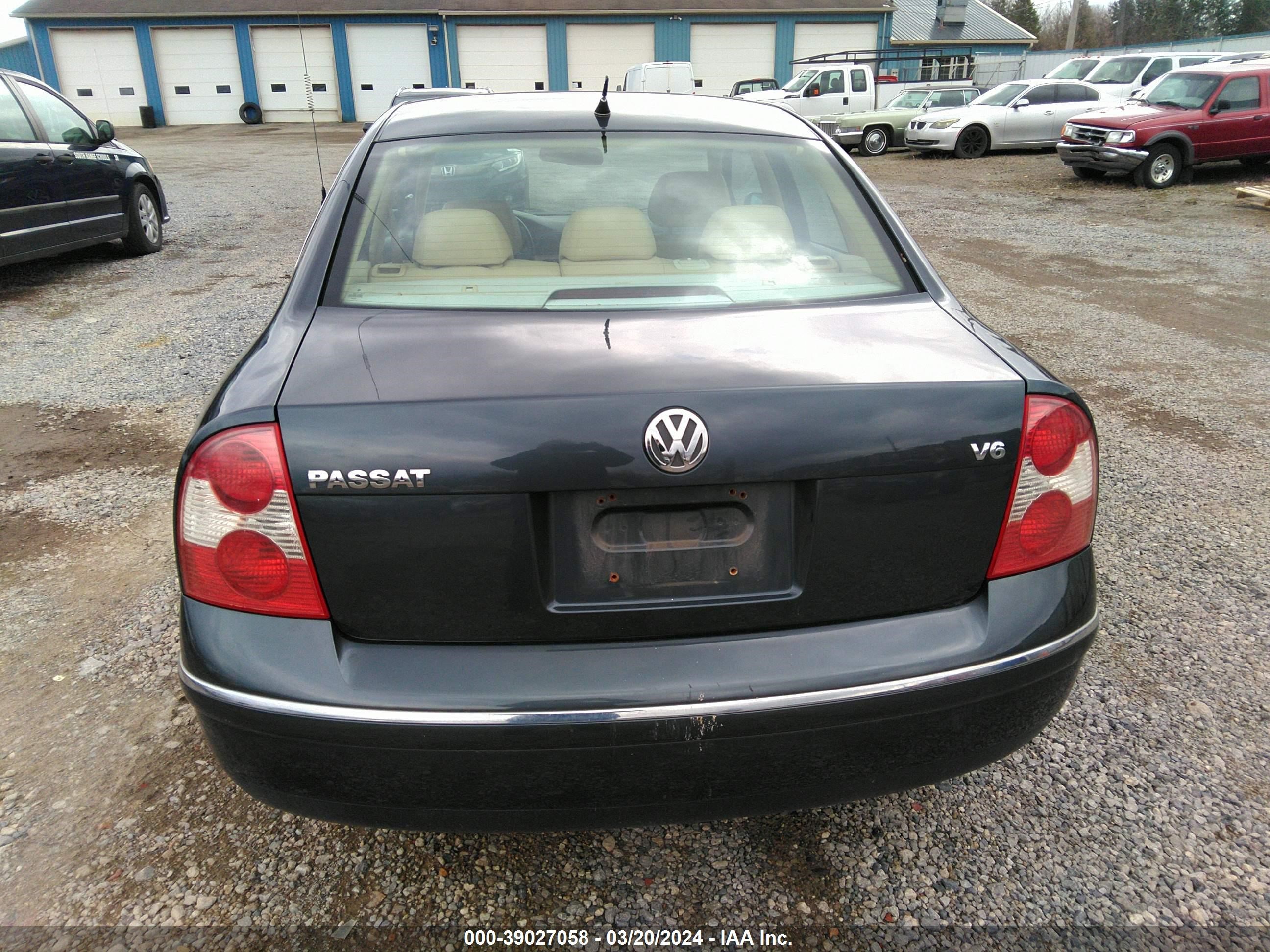 Photo 16 VIN: WVWRH63B81P198156 - VOLKSWAGEN PASSAT 