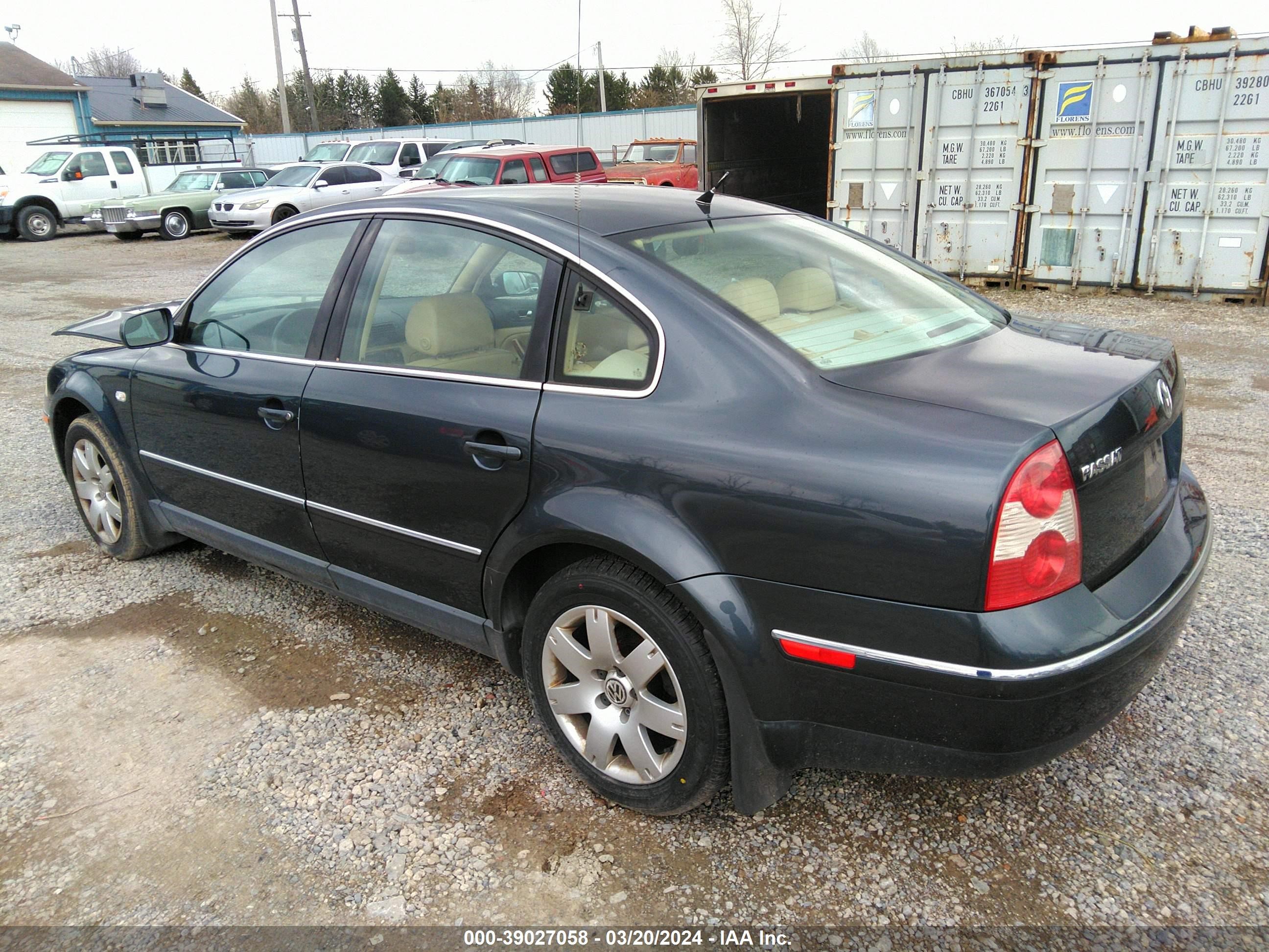 Photo 2 VIN: WVWRH63B81P198156 - VOLKSWAGEN PASSAT 