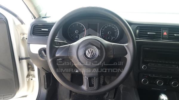 Photo 13 VIN: WVWRV1165CM108161 - VOLKSWAGEN JETTA 