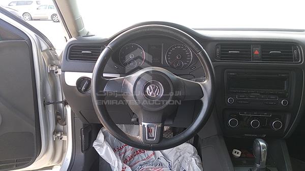 Photo 16 VIN: WVWRV1AJ6EM218840 - VOLKSWAGEN JETTA 