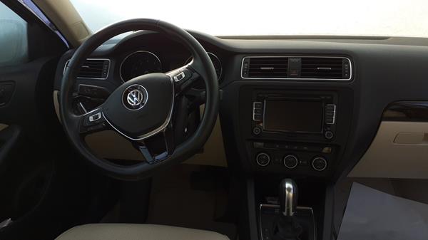 Photo 11 VIN: WVWSK1AJ7GM200683 - VOLKSWAGEN JETTA 