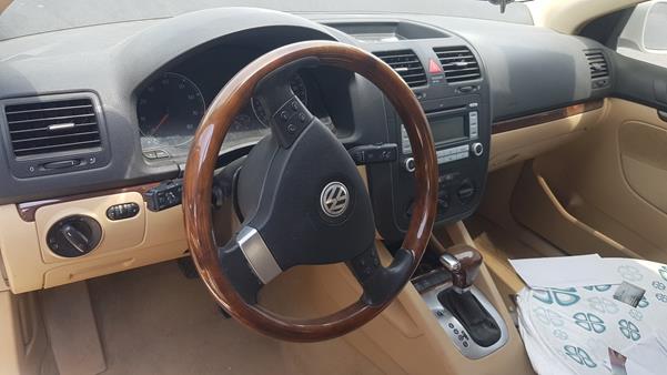 Photo 11 VIN: WVWSU11K99M002743 - VOLKSWAGEN JETTA 