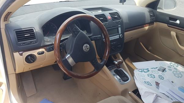 Photo 13 VIN: WVWSU11K99M002743 - VOLKSWAGEN JETTA 