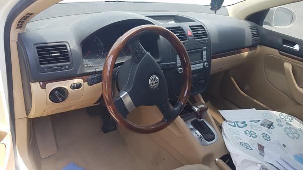 Photo 9 VIN: WVWSU11K99M002743 - VOLKSWAGEN JETTA 