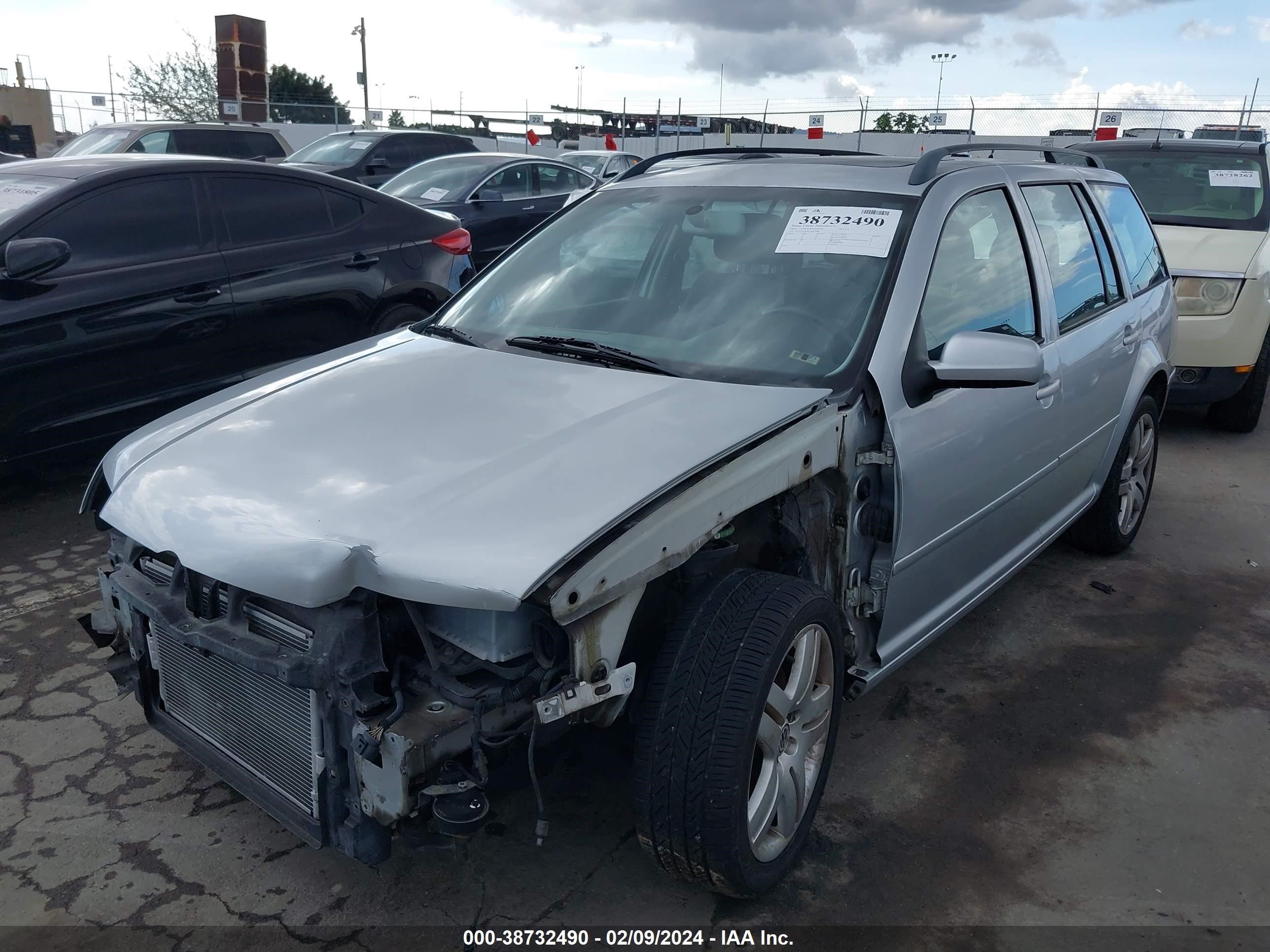 Photo 5 VIN: WVWTG61J61W689608 - VOLKSWAGEN JETTA 