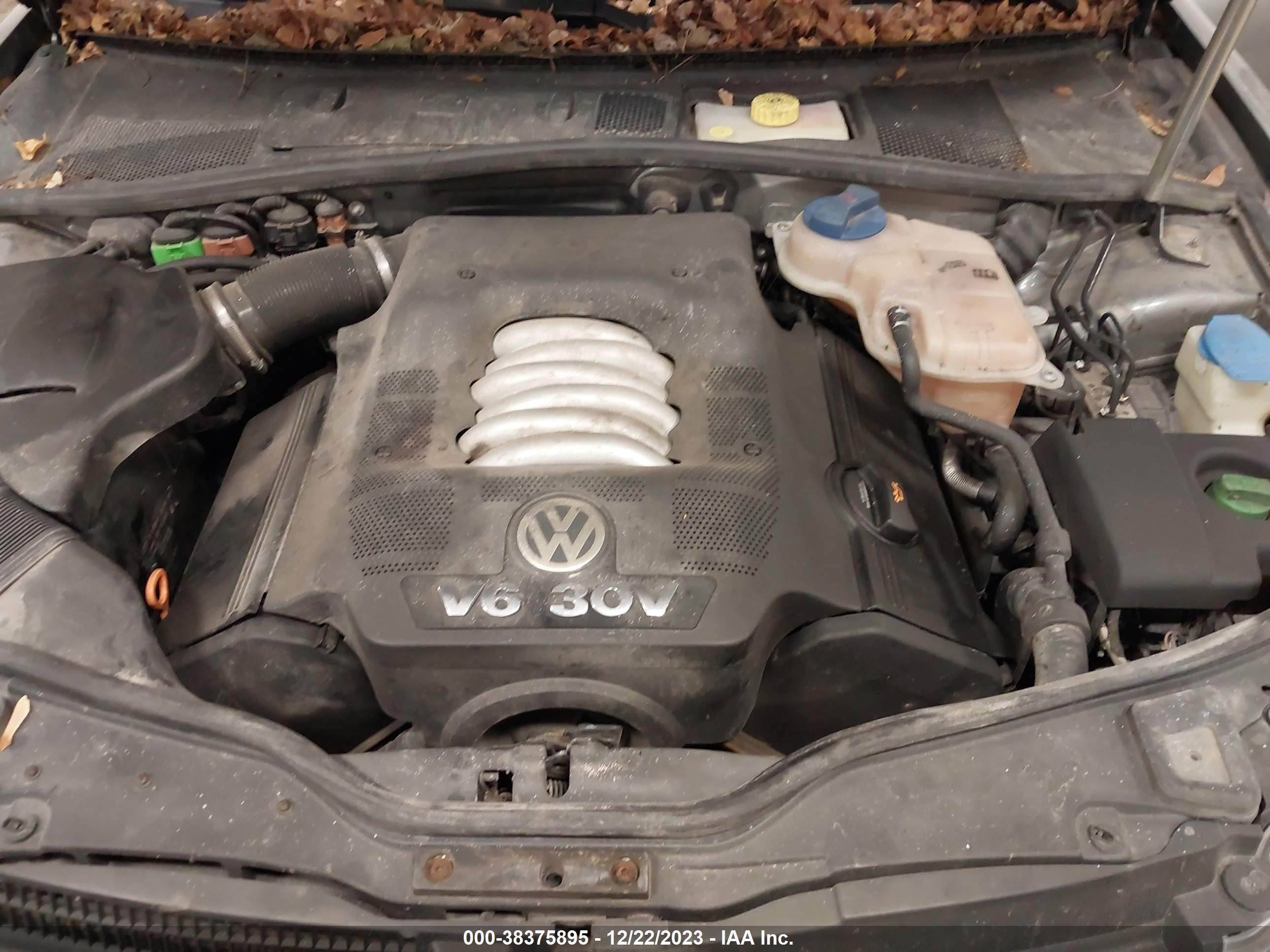 Photo 9 VIN: WVWTH63B24P091291 - VOLKSWAGEN PASSAT 